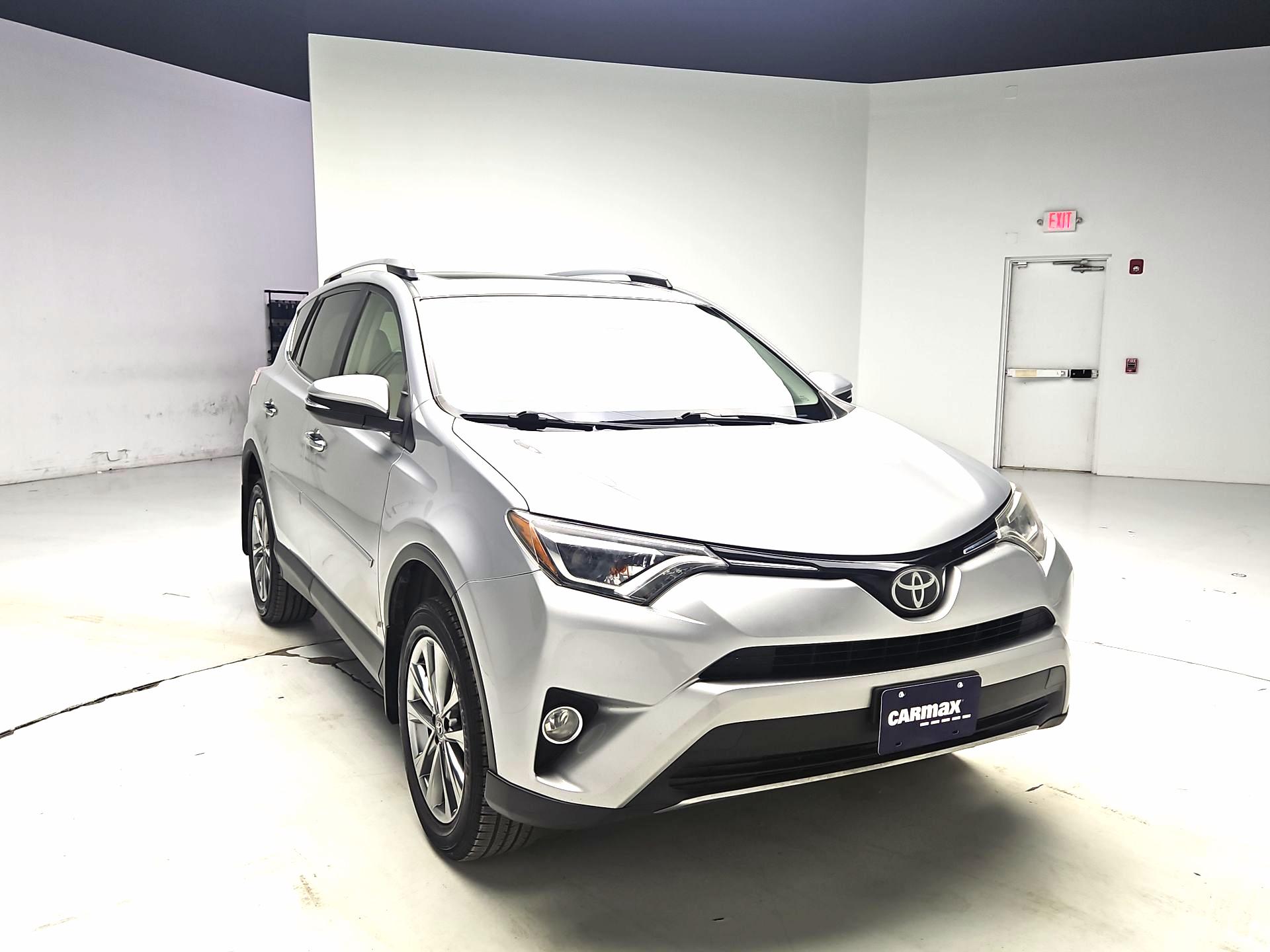 Thumbnail: 2018 Toyota RAV4 - 1