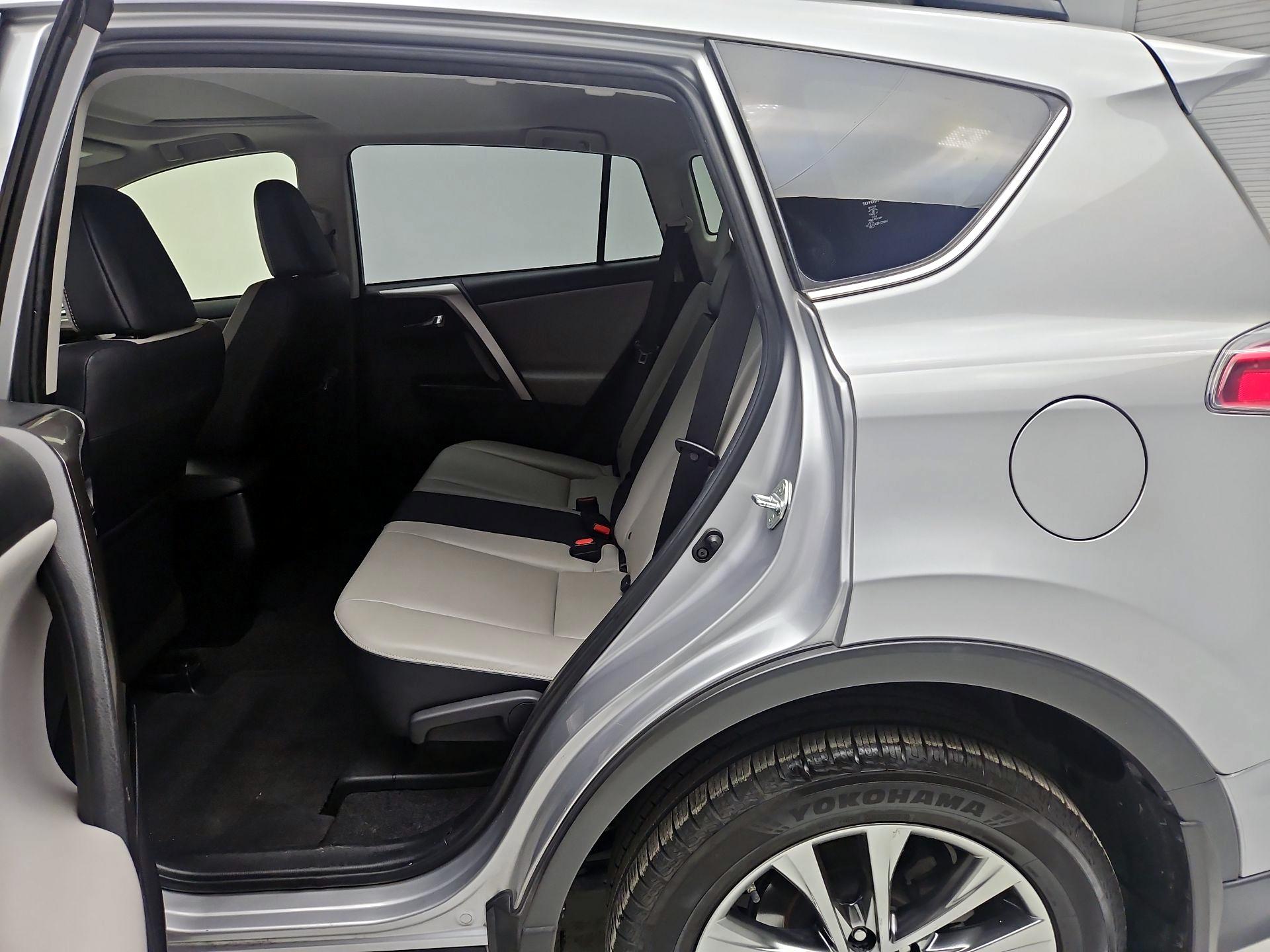 Thumbnail: 2018 Toyota RAV4 - 19