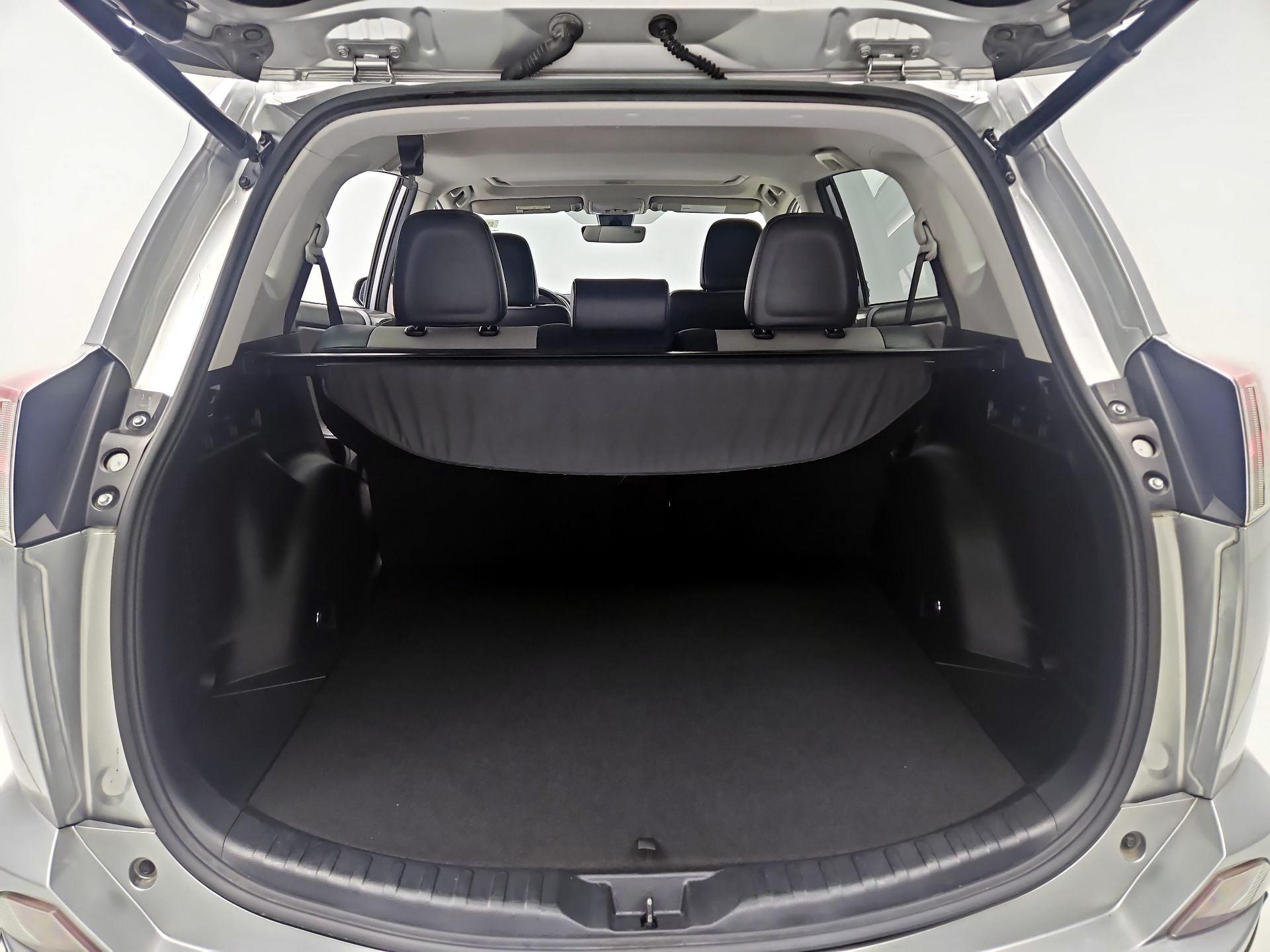 Thumbnail: 2018 Toyota RAV4 - 20