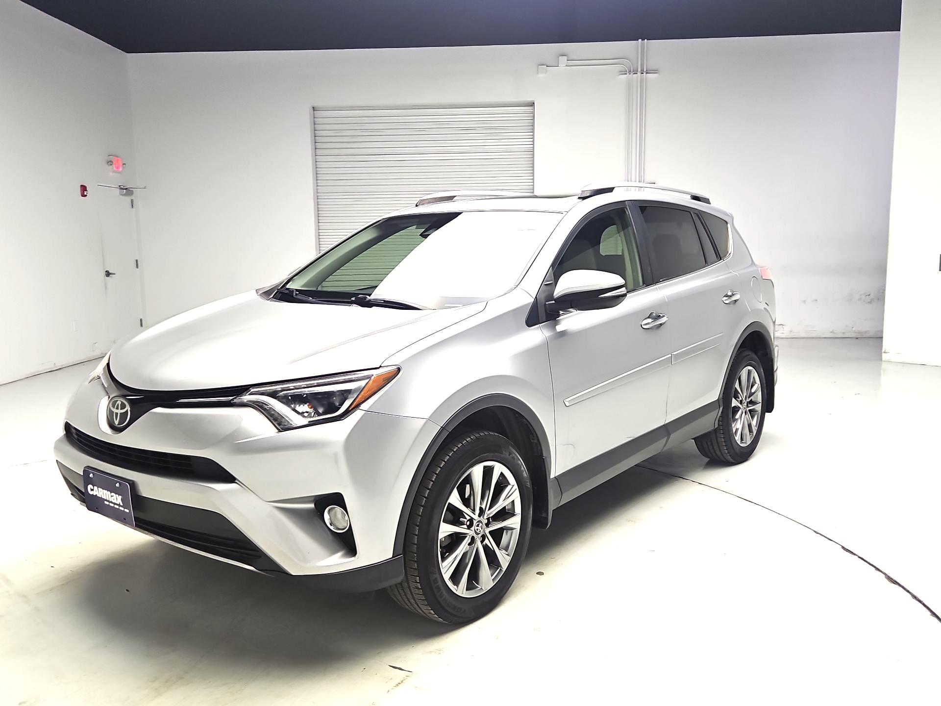 Thumbnail: 2018 Toyota RAV4 - 3