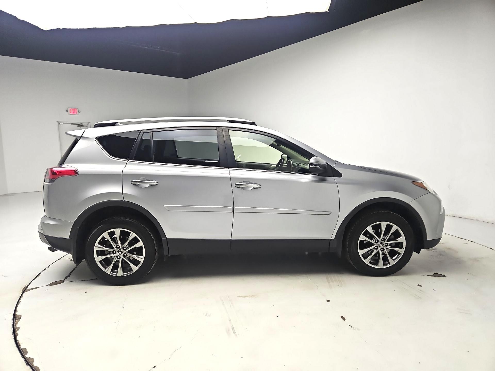 Thumbnail: 2018 Toyota RAV4 - 4