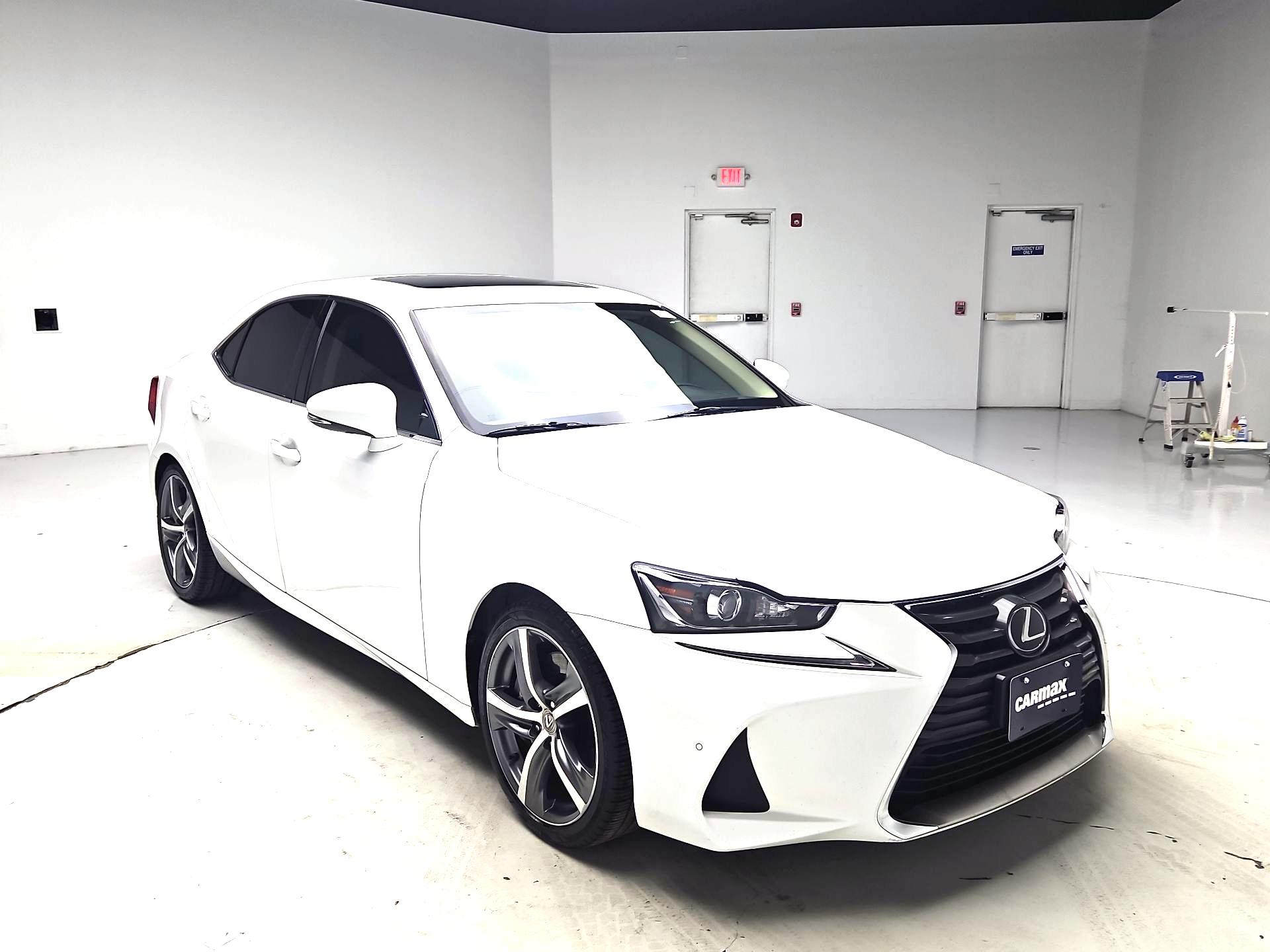 Thumbnail: 2017 Lexus IS - 1