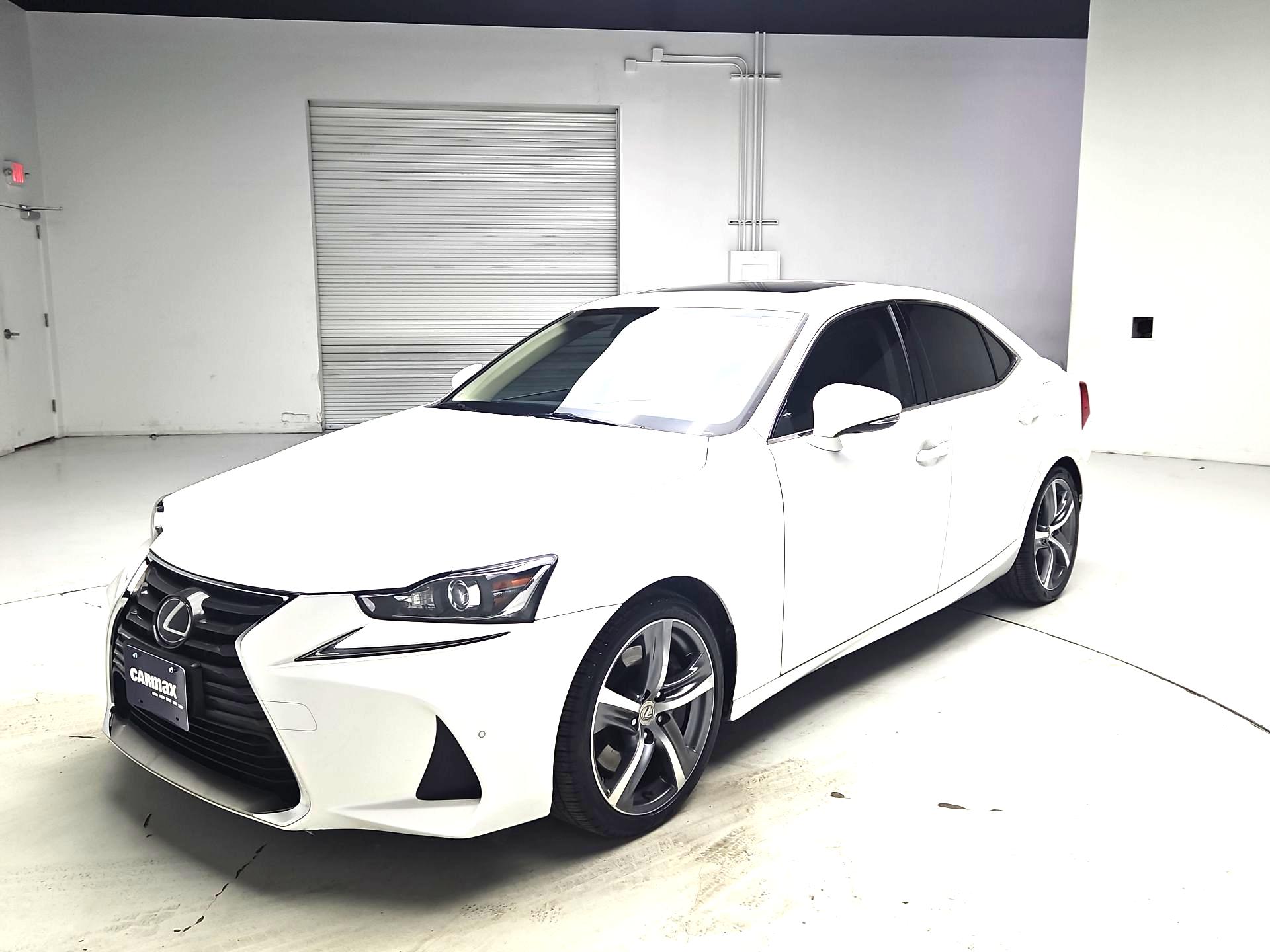 Thumbnail: 2017 Lexus IS - 3