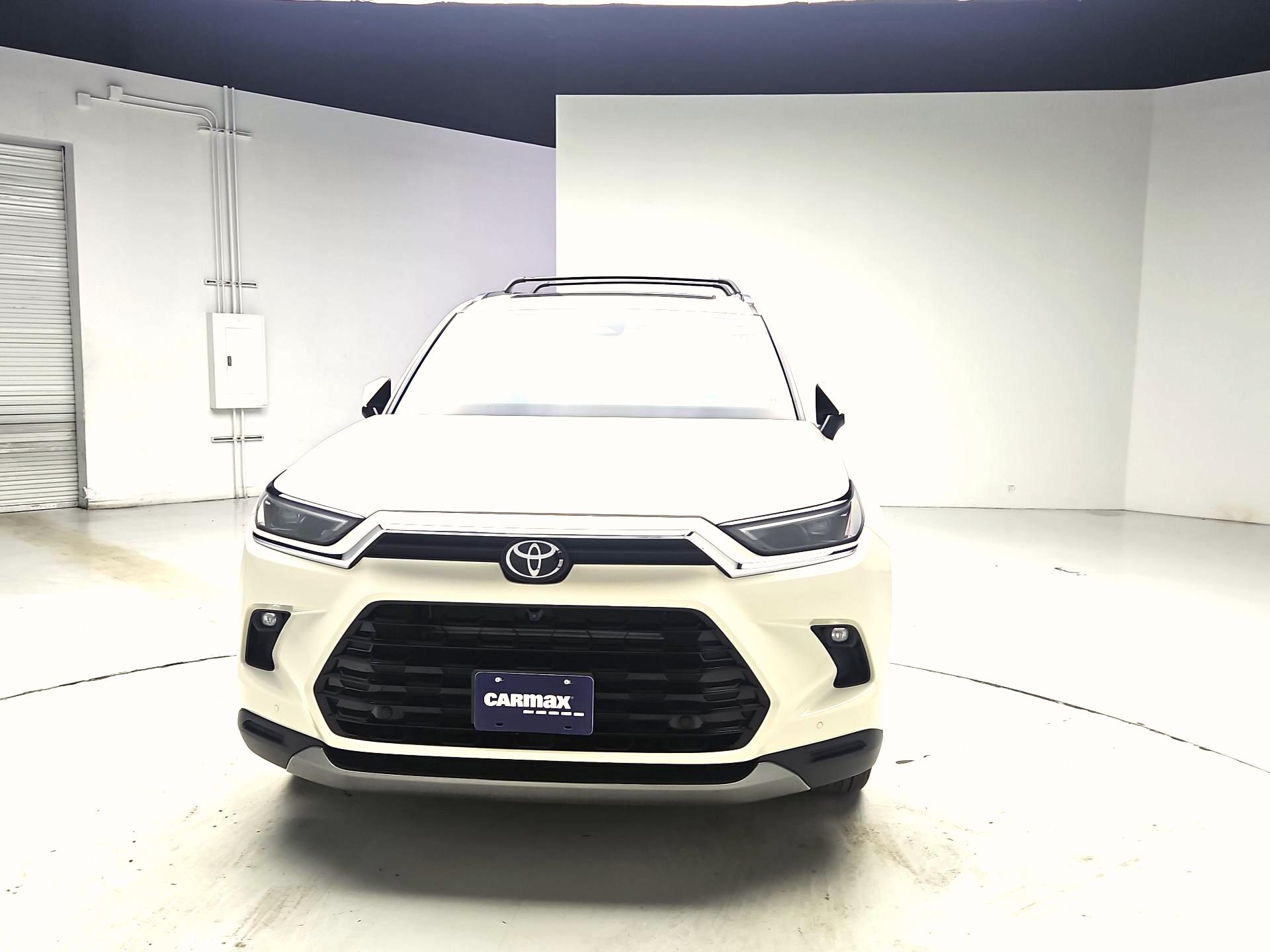Thumbnail: 2024 Toyota Highlander - 2