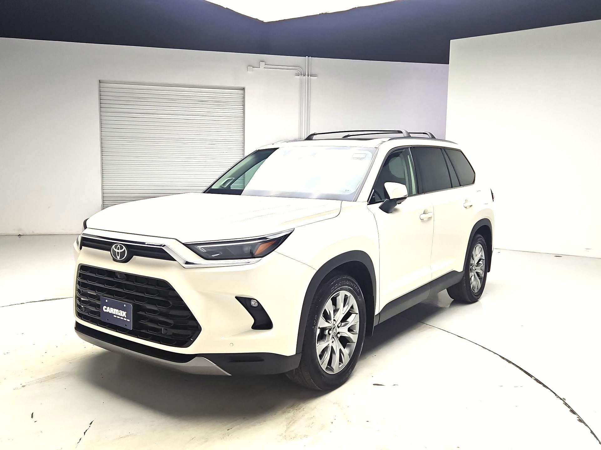 Thumbnail: 2024 Toyota Highlander - 3