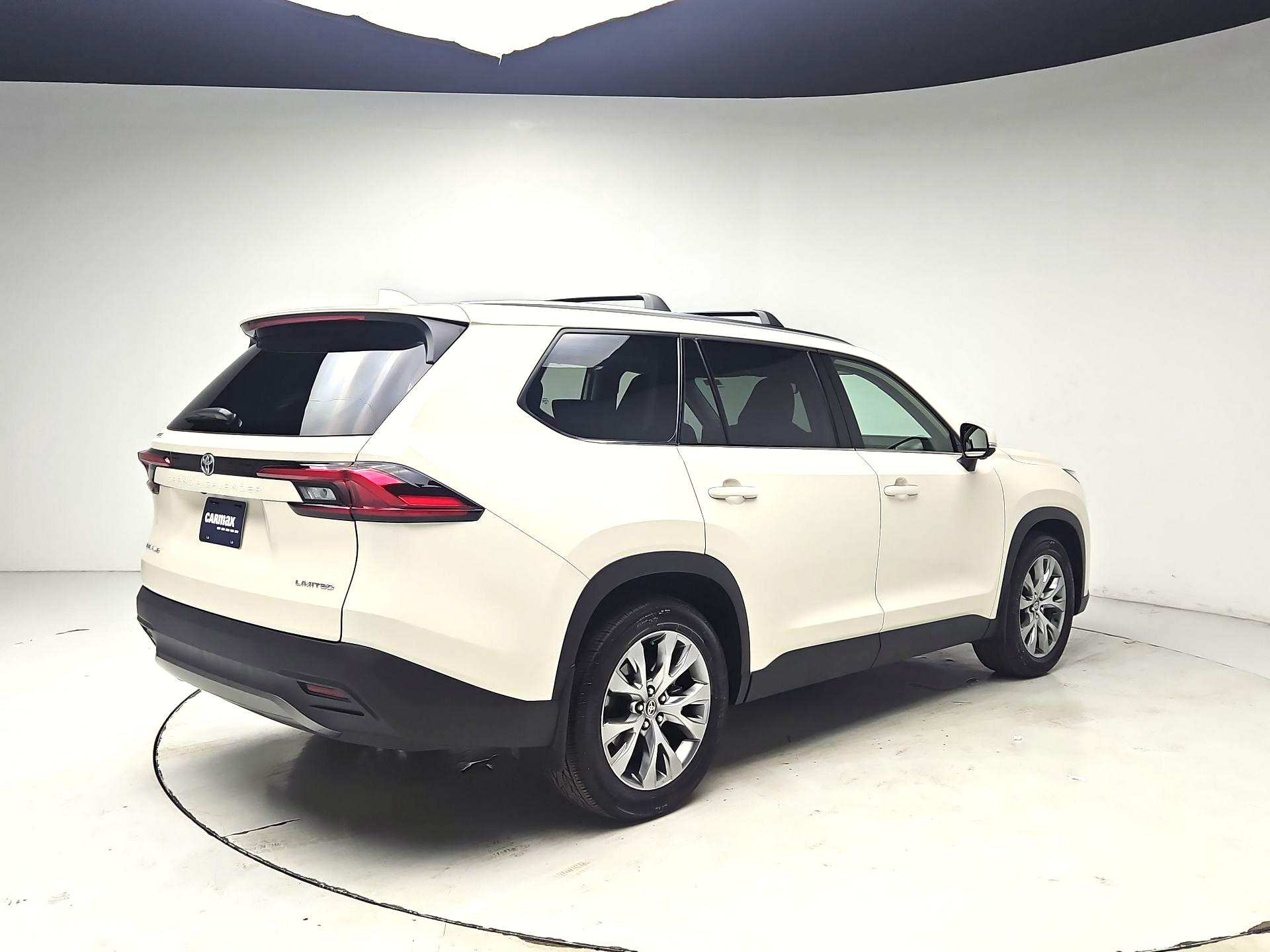 Thumbnail: 2024 Toyota Highlander - 5