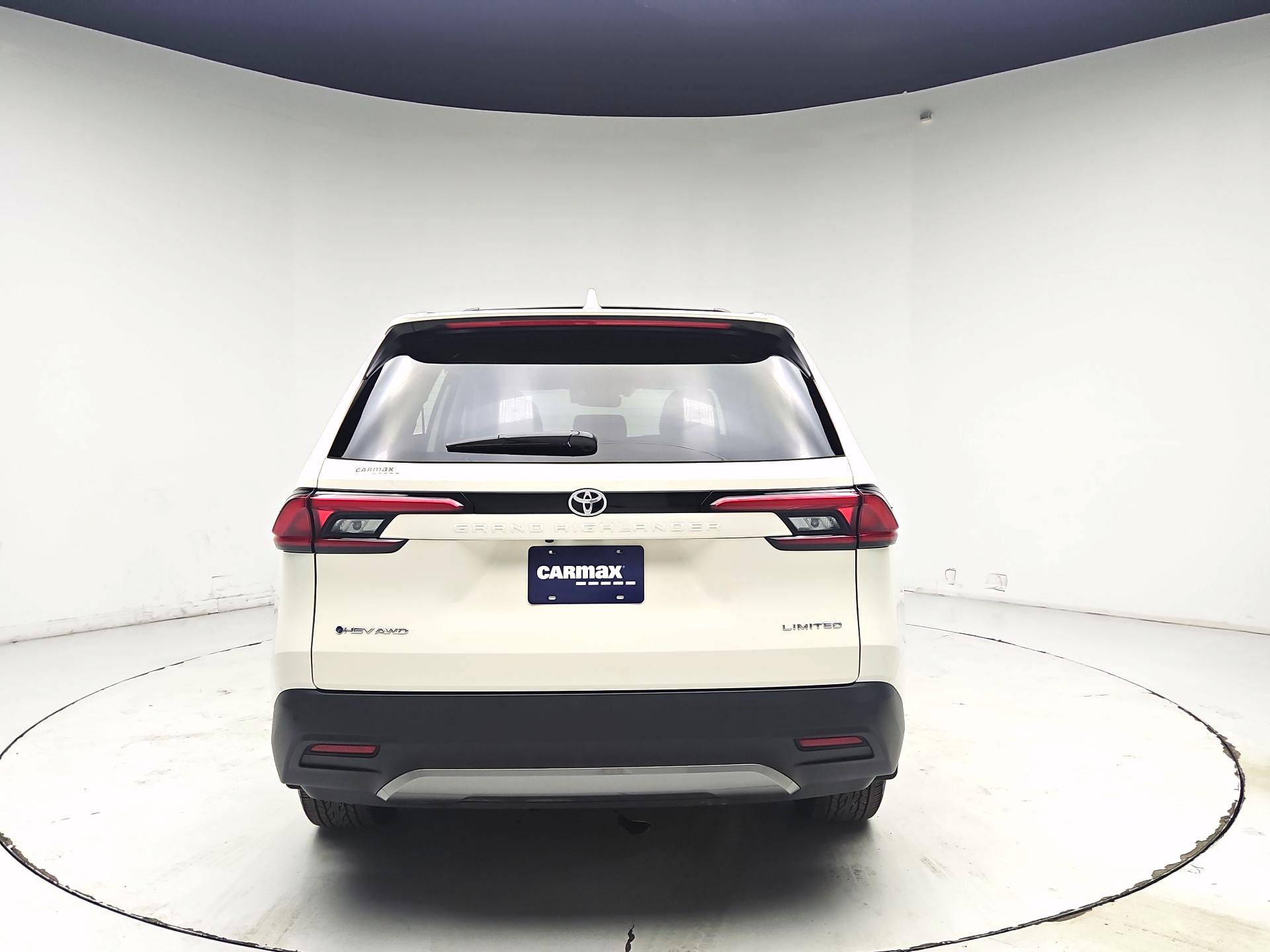 Thumbnail: 2024 Toyota Highlander - 6