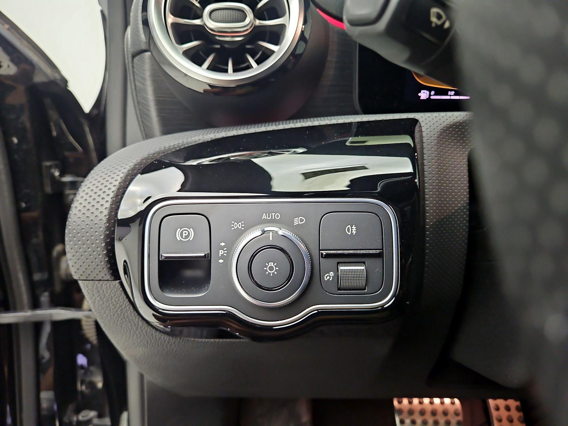 Thumbnail: 2021 Mercedes-Benz A-Class - 13