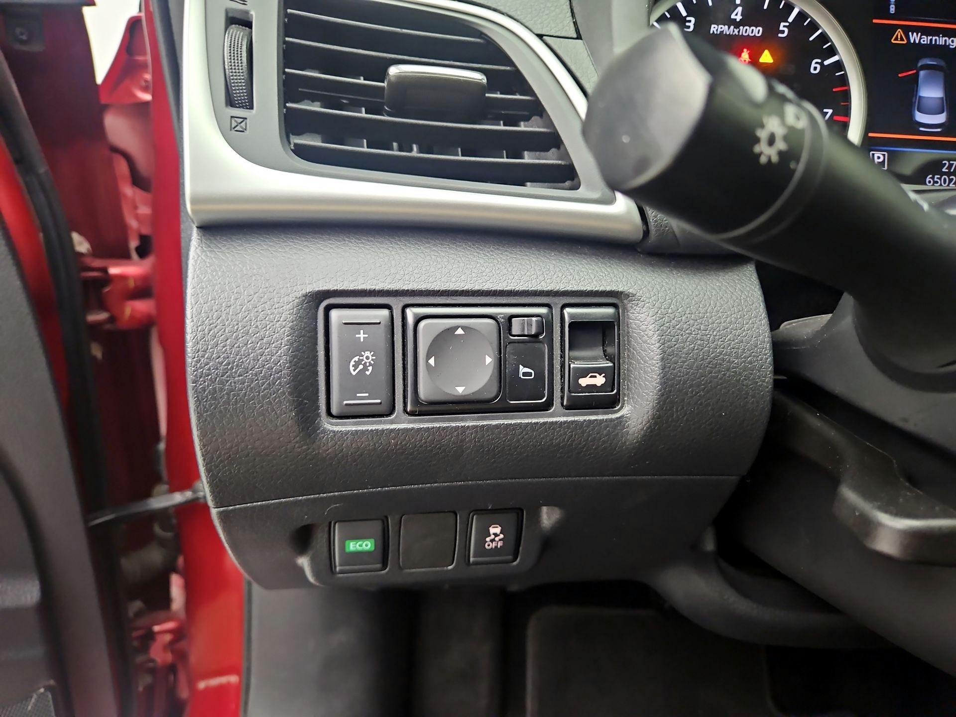 Thumbnail: 2019 Nissan Sentra - 11