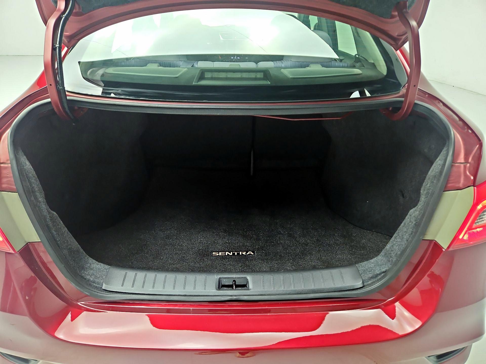 Thumbnail: 2019 Nissan Sentra - 18