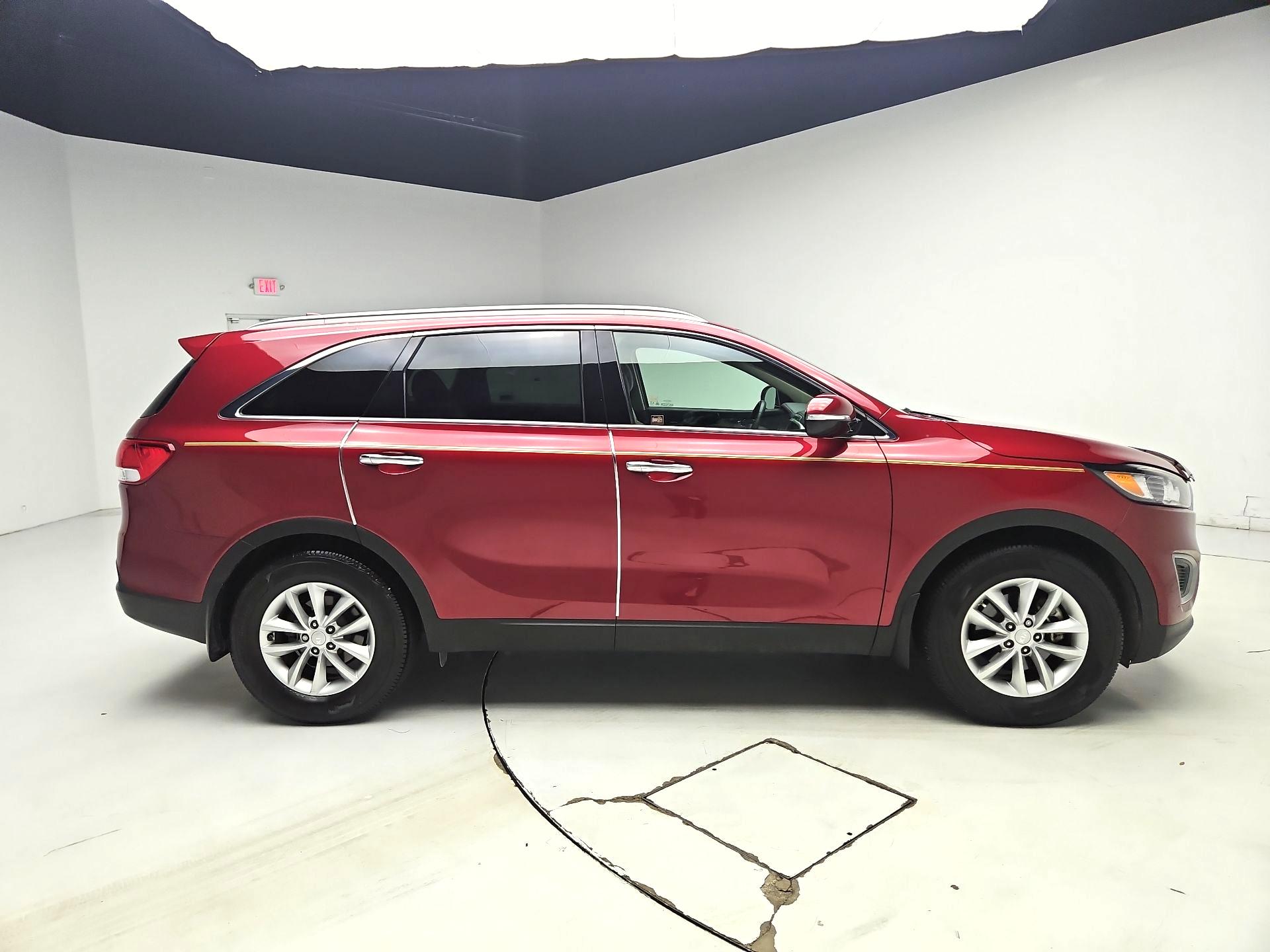 Thumbnail: 2018 Kia Sorento - 4