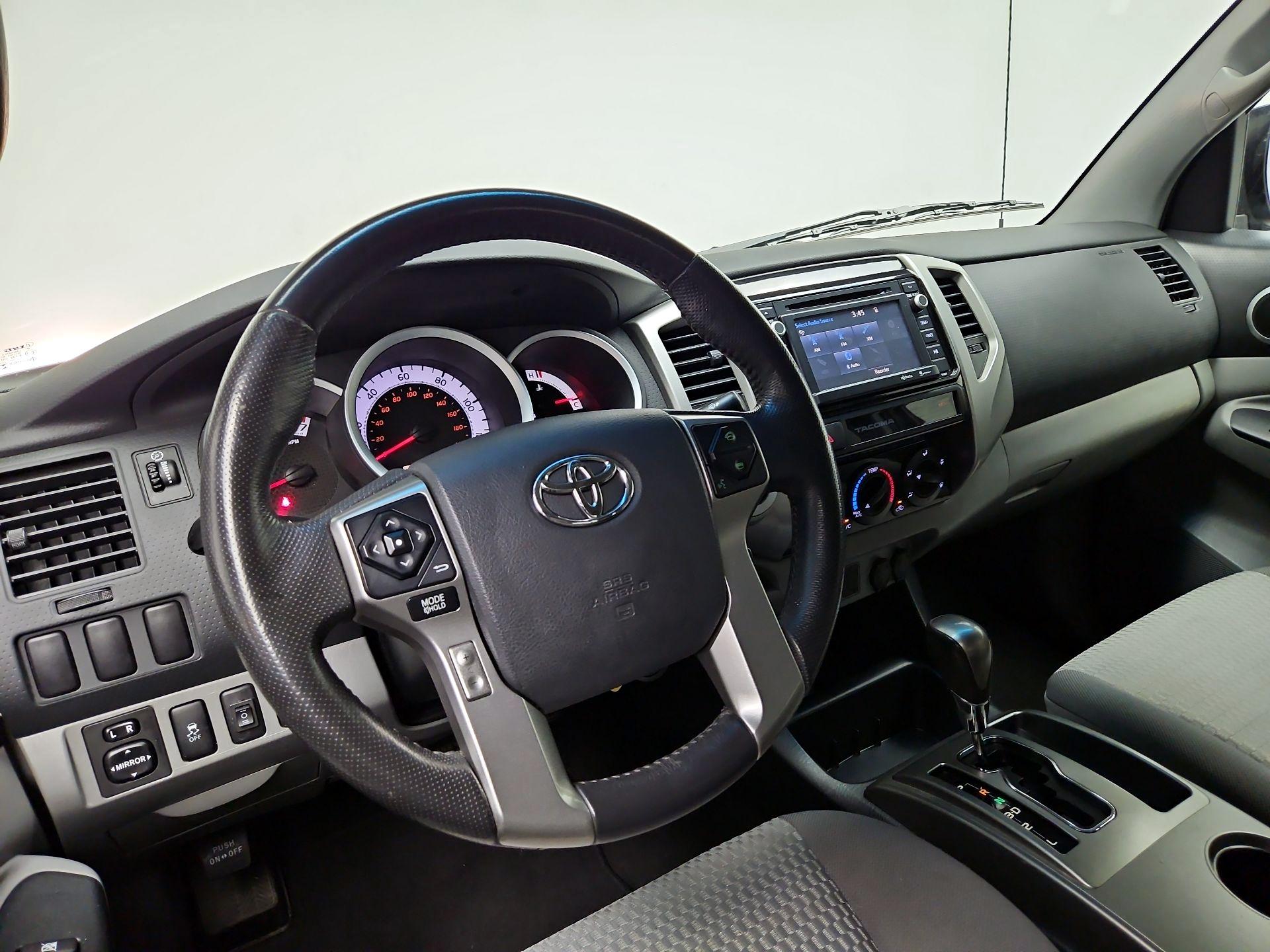 Thumbnail: 2015 Toyota Tacoma - 9