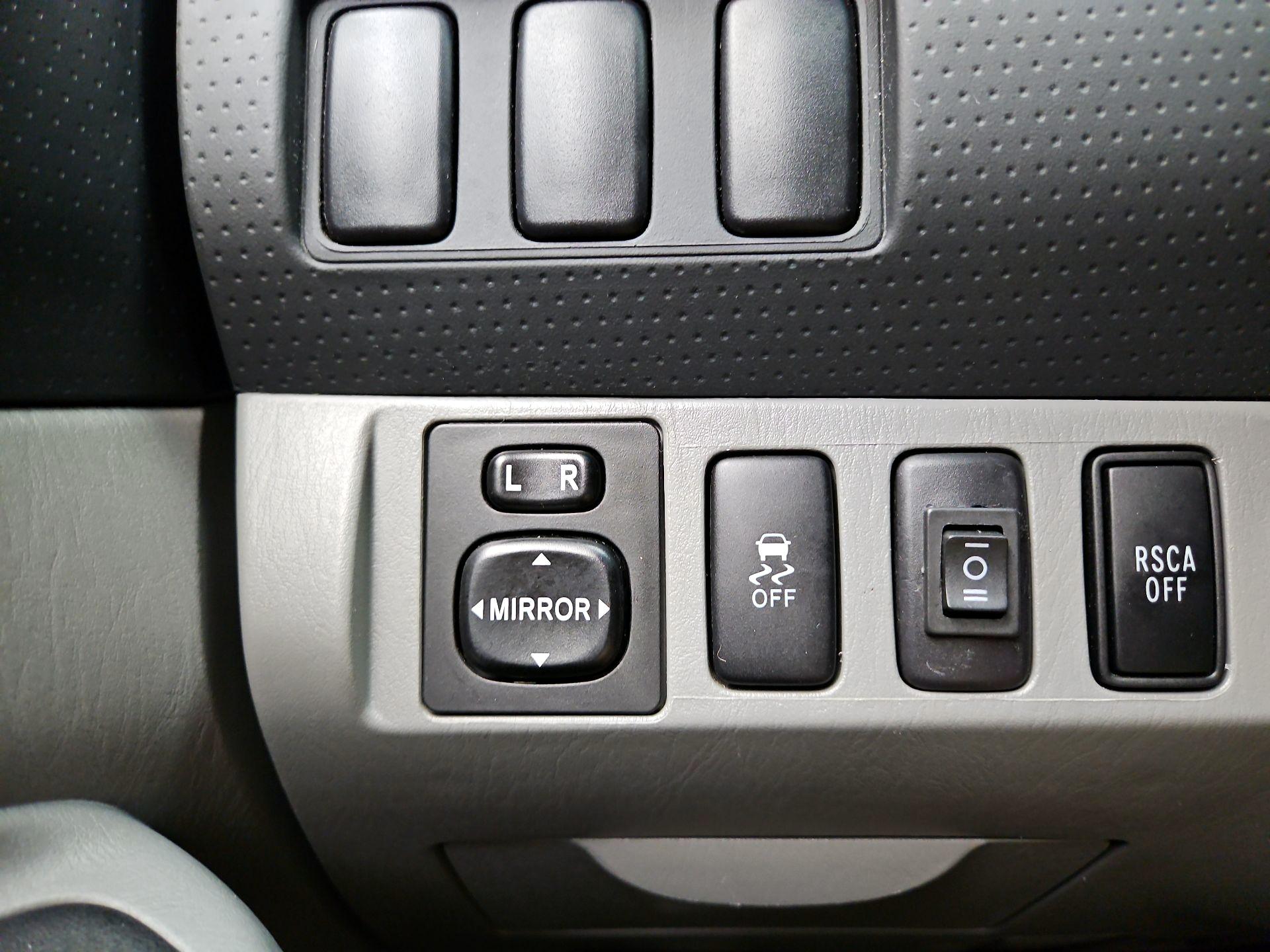 Thumbnail: 2015 Toyota Tacoma - 13