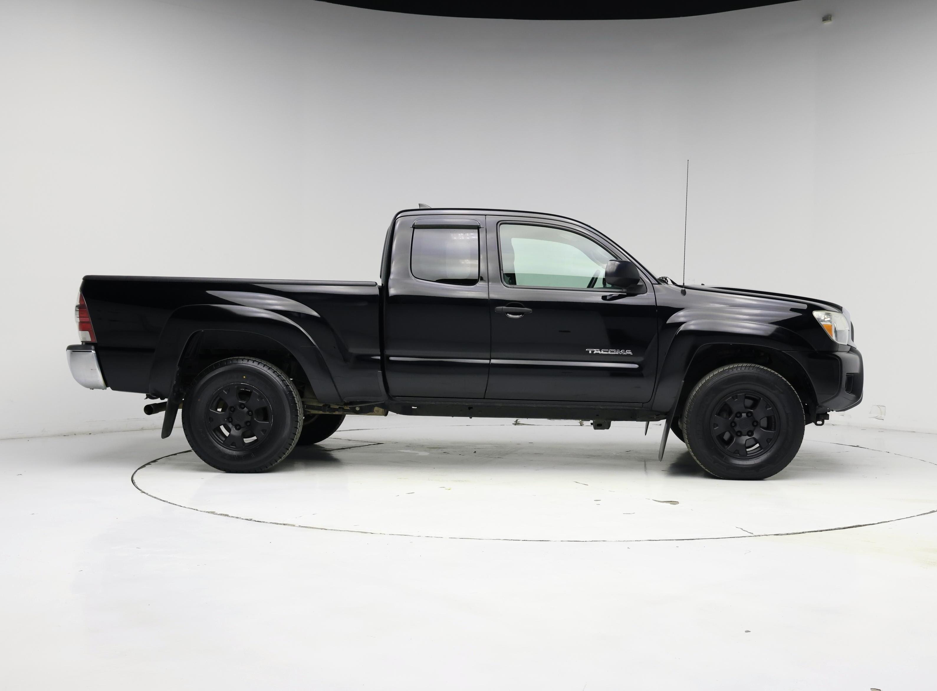 Thumbnail: 2015 Toyota Tacoma - 7