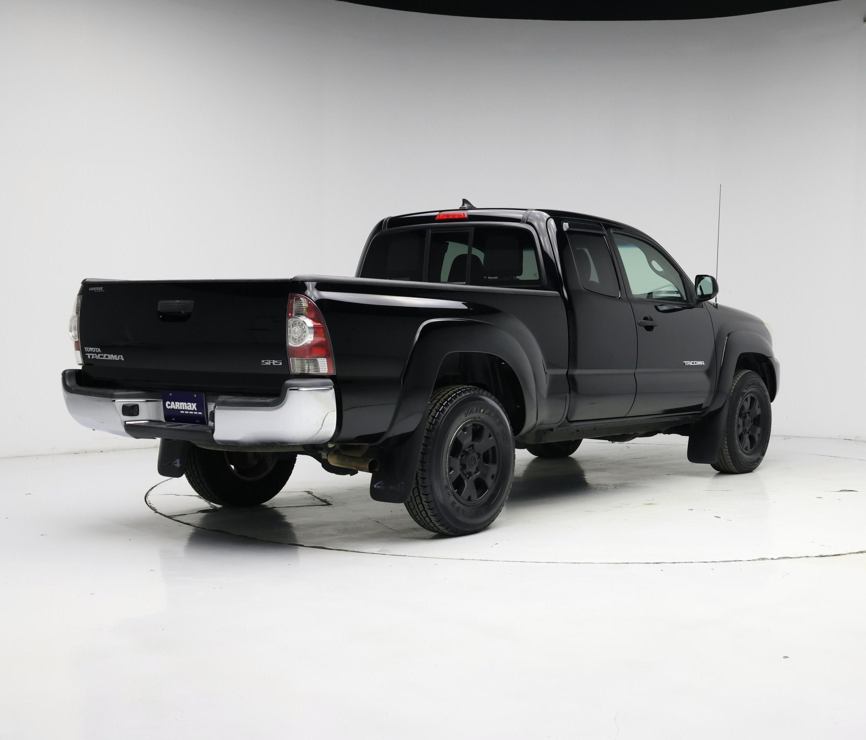 Thumbnail: 2015 Toyota Tacoma - 8