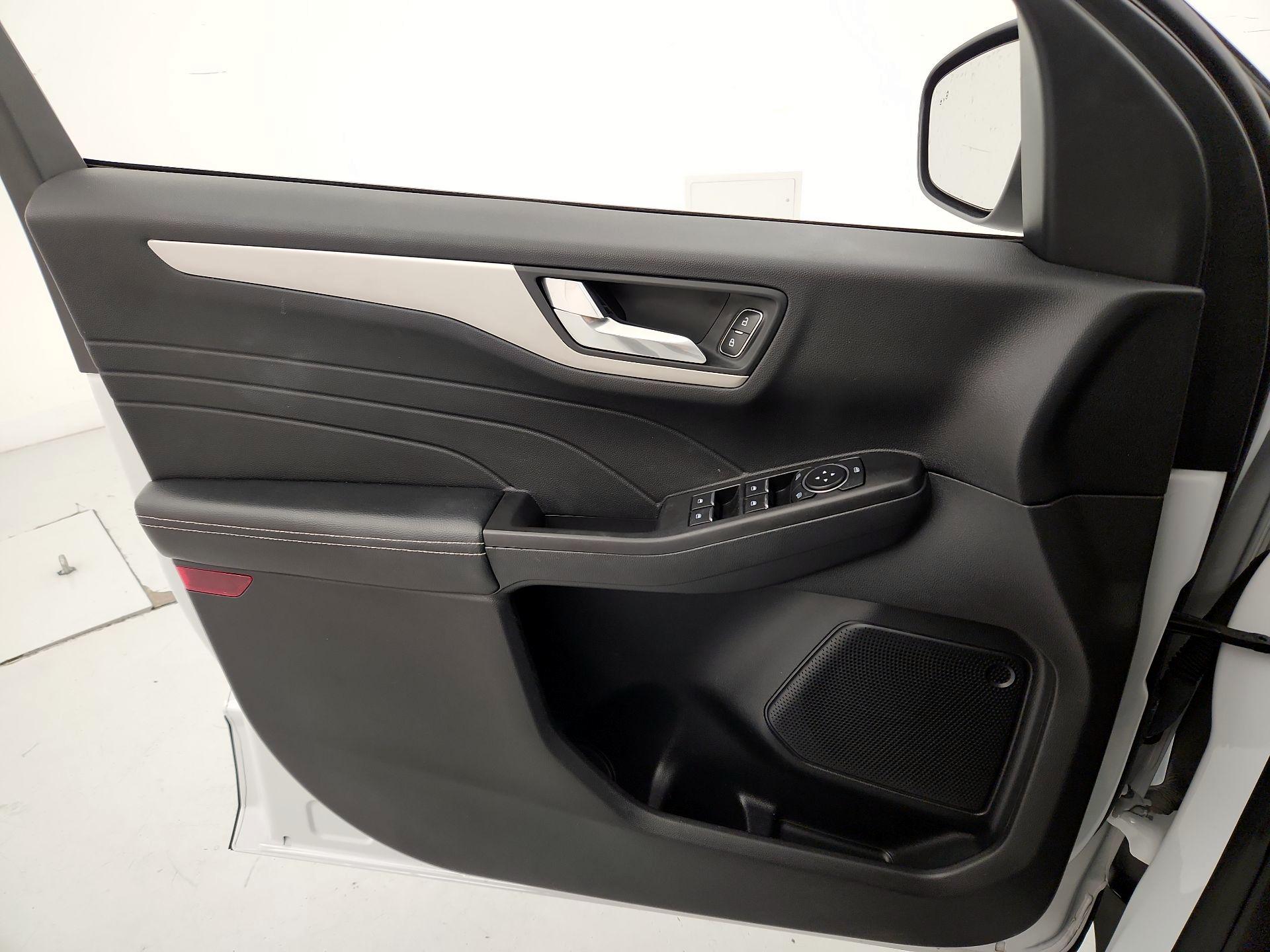 Thumbnail: 2021 Ford Escape - 12