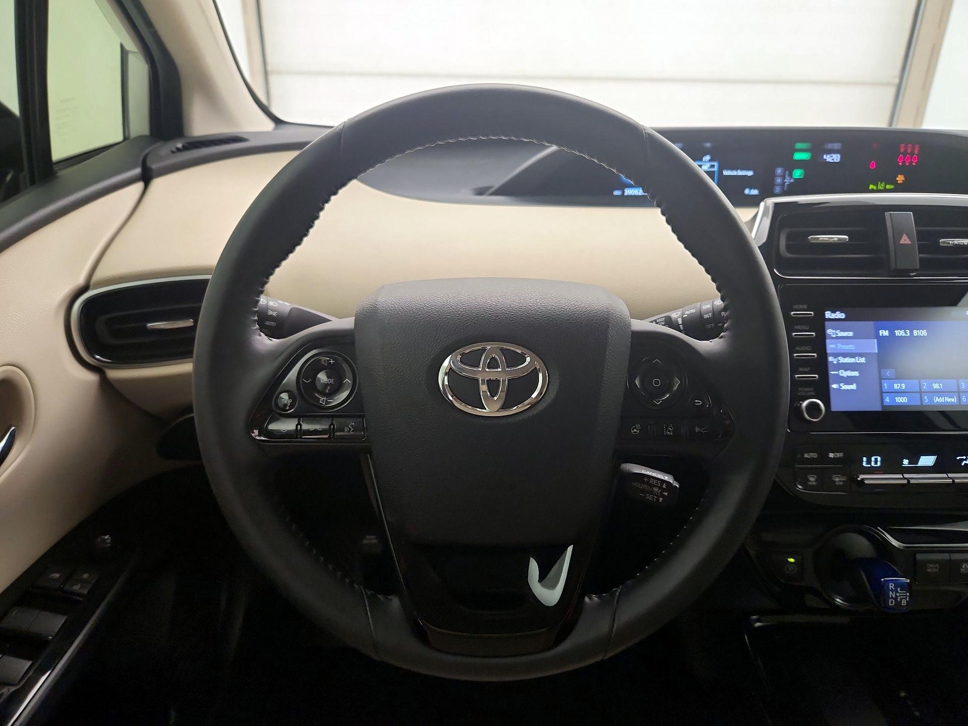 Thumbnail: 2020 Toyota Prius - 10