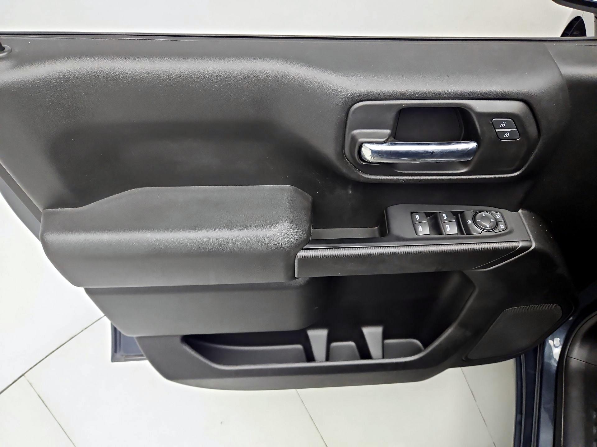 Thumbnail: 2021 Chevrolet Silverado 1500 - 12