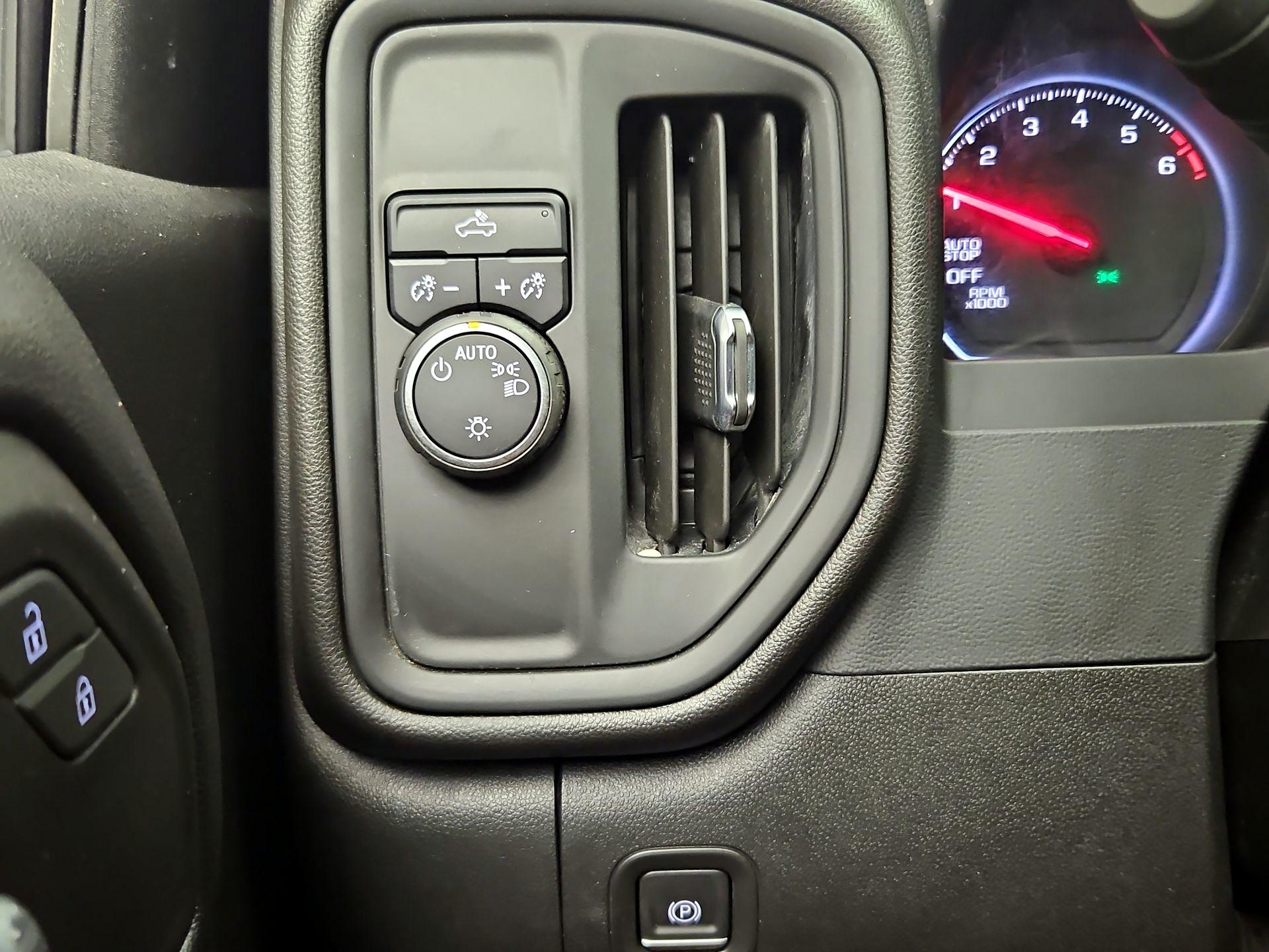 Thumbnail: 2021 Chevrolet Silverado 1500 - 13