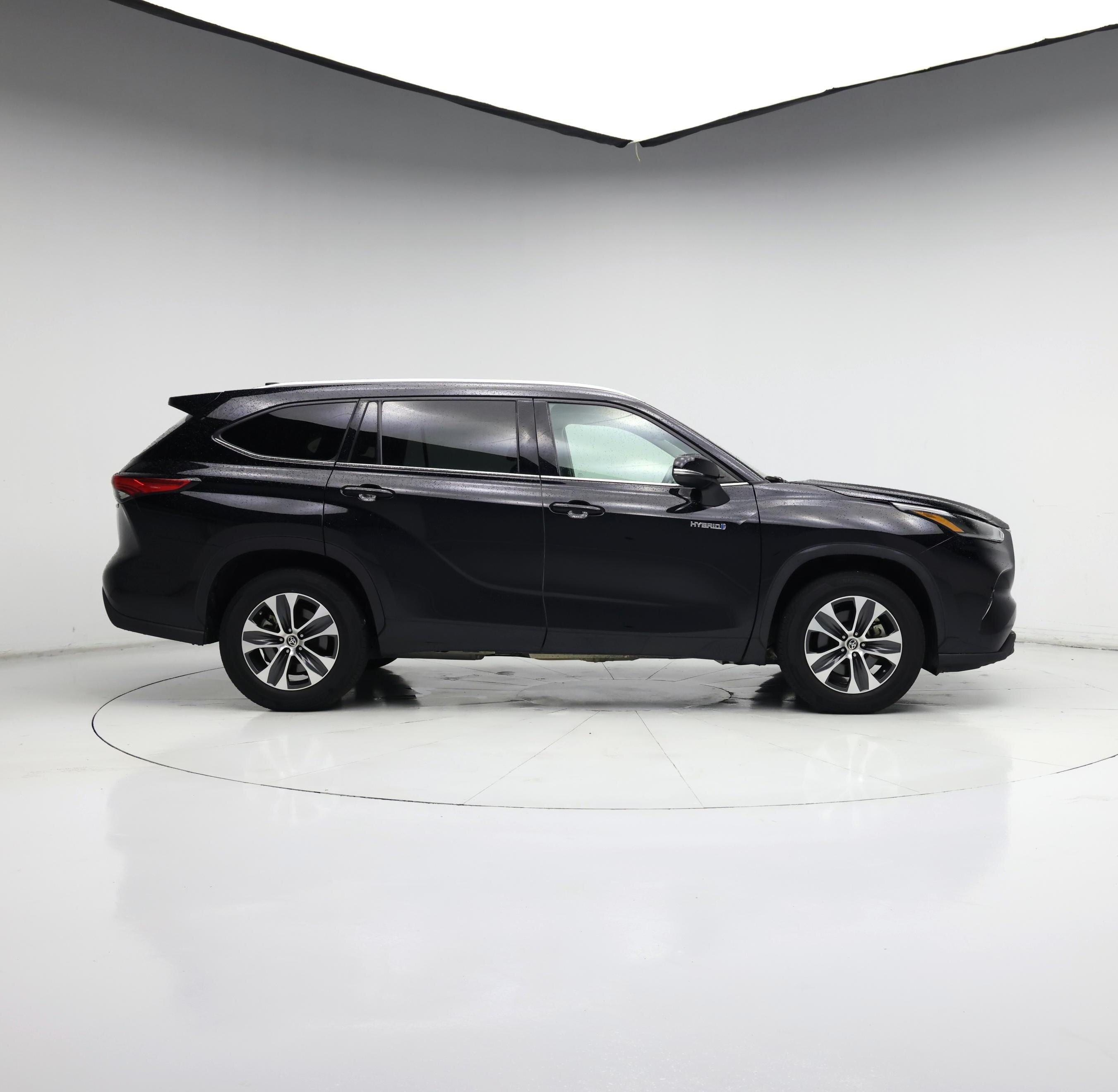 Thumbnail: 2021 Toyota Highlander - 7