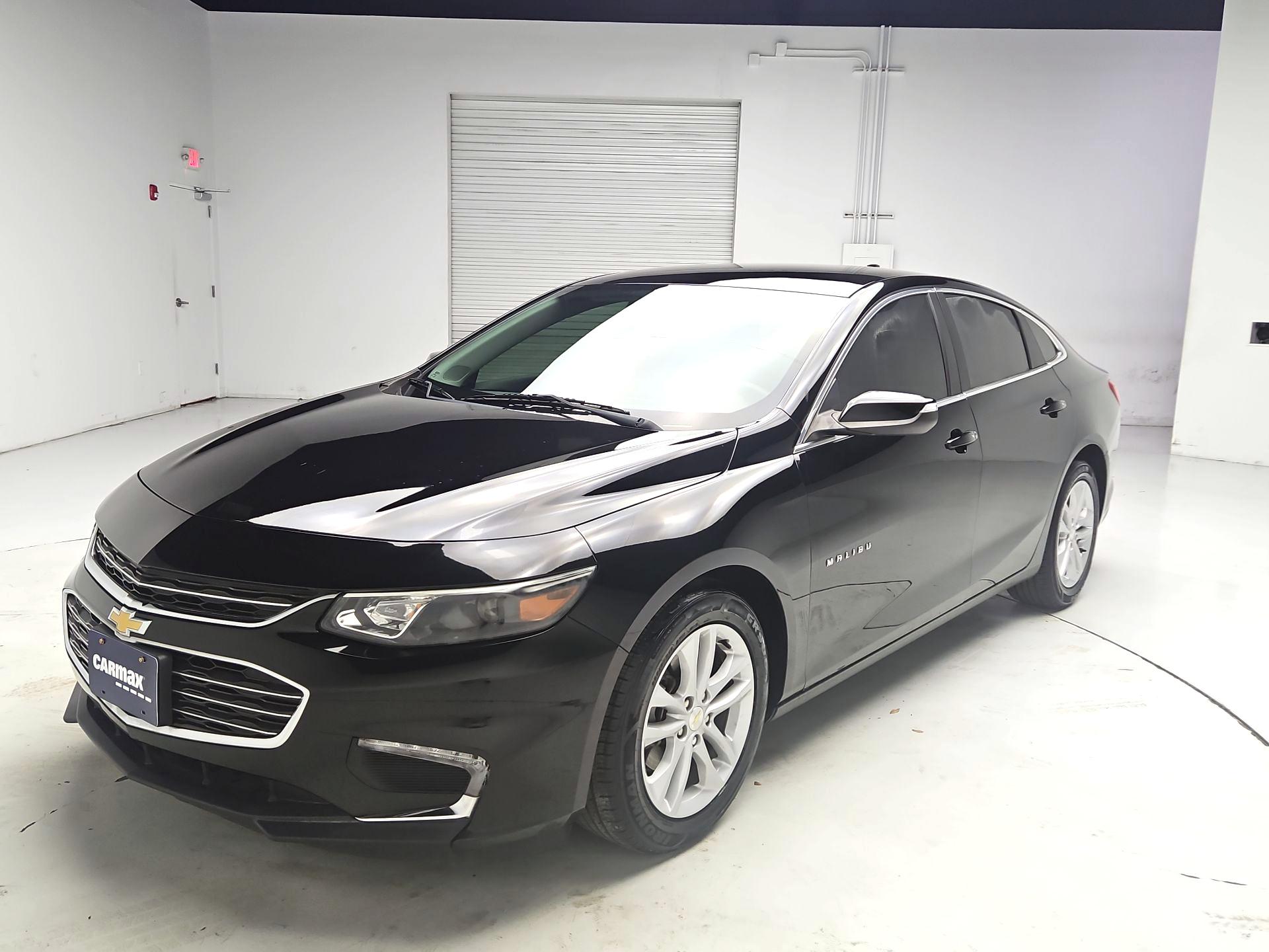 Thumbnail: 2018 Chevrolet Malibu - 3