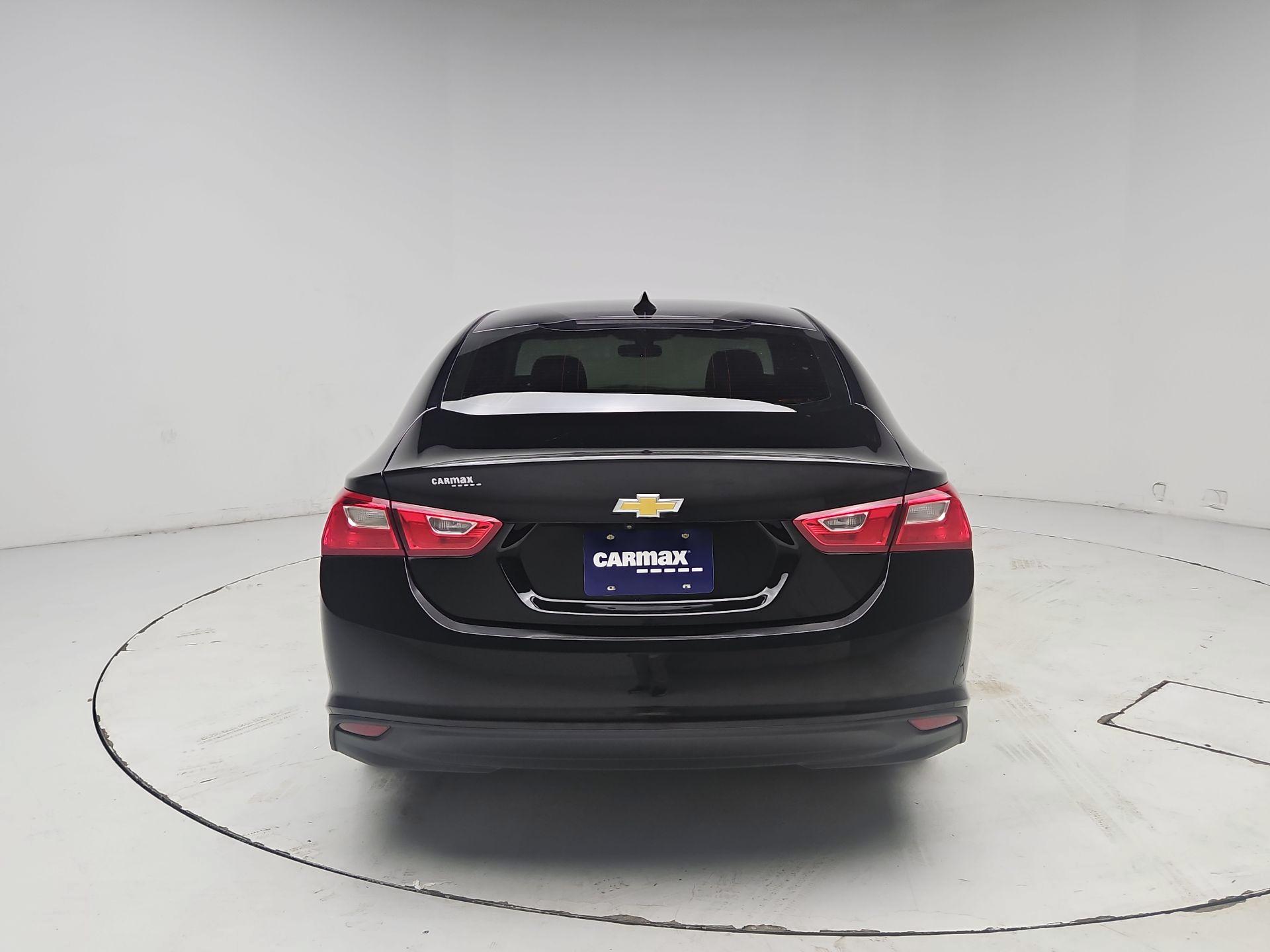 Thumbnail: 2018 Chevrolet Malibu - 6