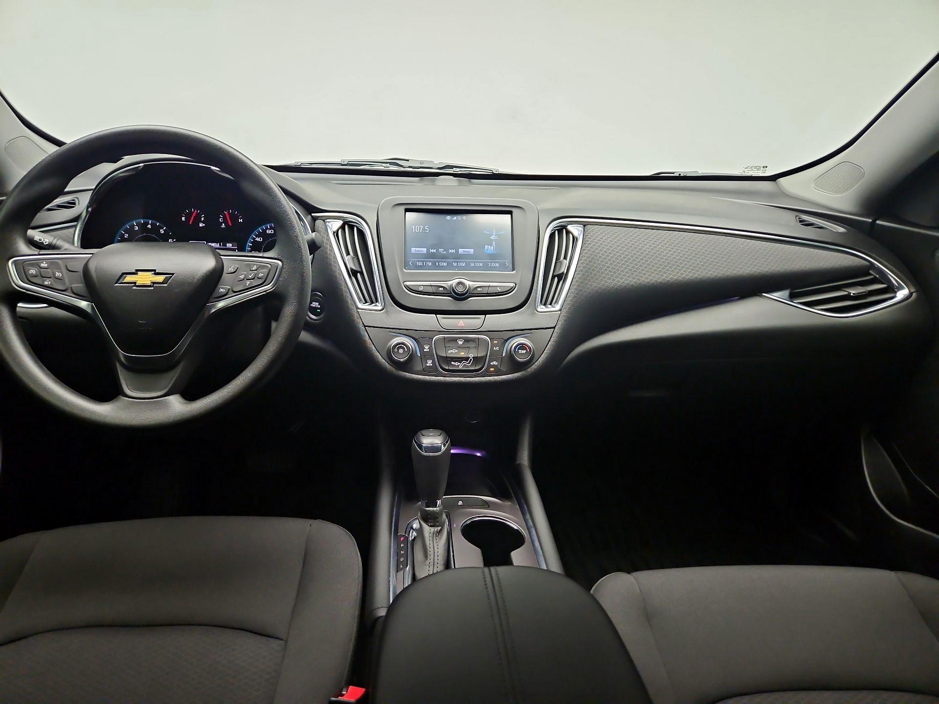 Thumbnail: 2018 Chevrolet Malibu - 8