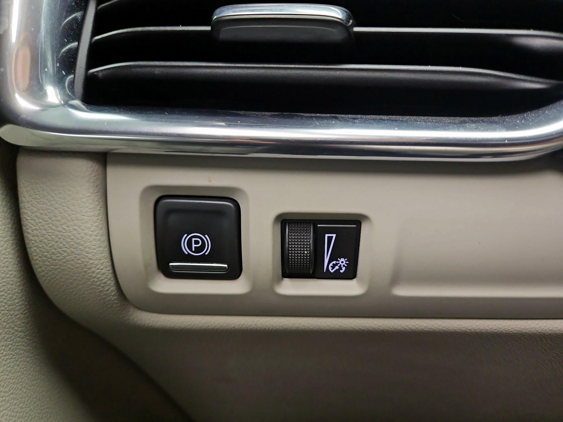 Thumbnail: 2021 Cadillac XT4 - 11