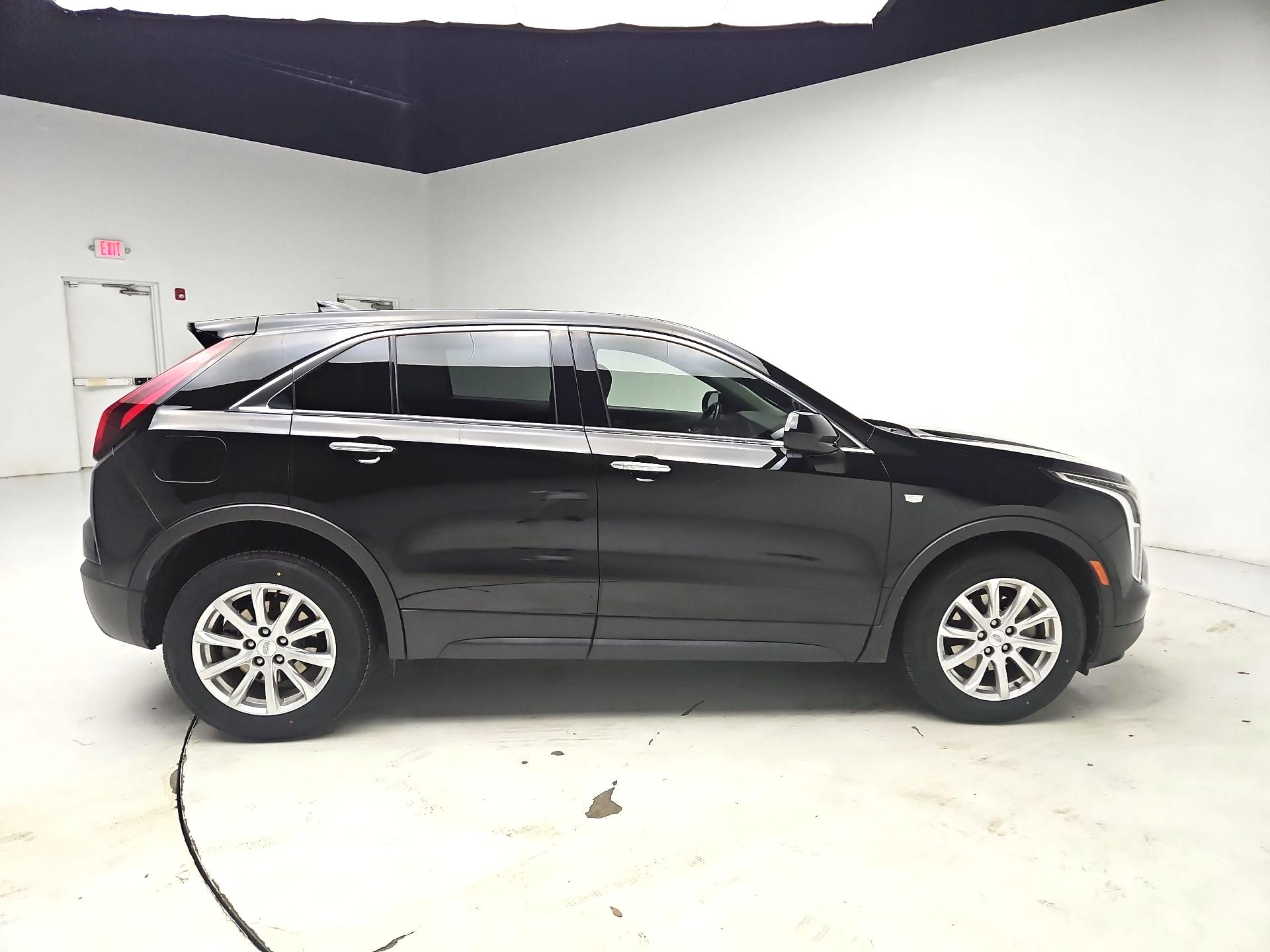 Thumbnail: 2021 Cadillac XT4 - 4