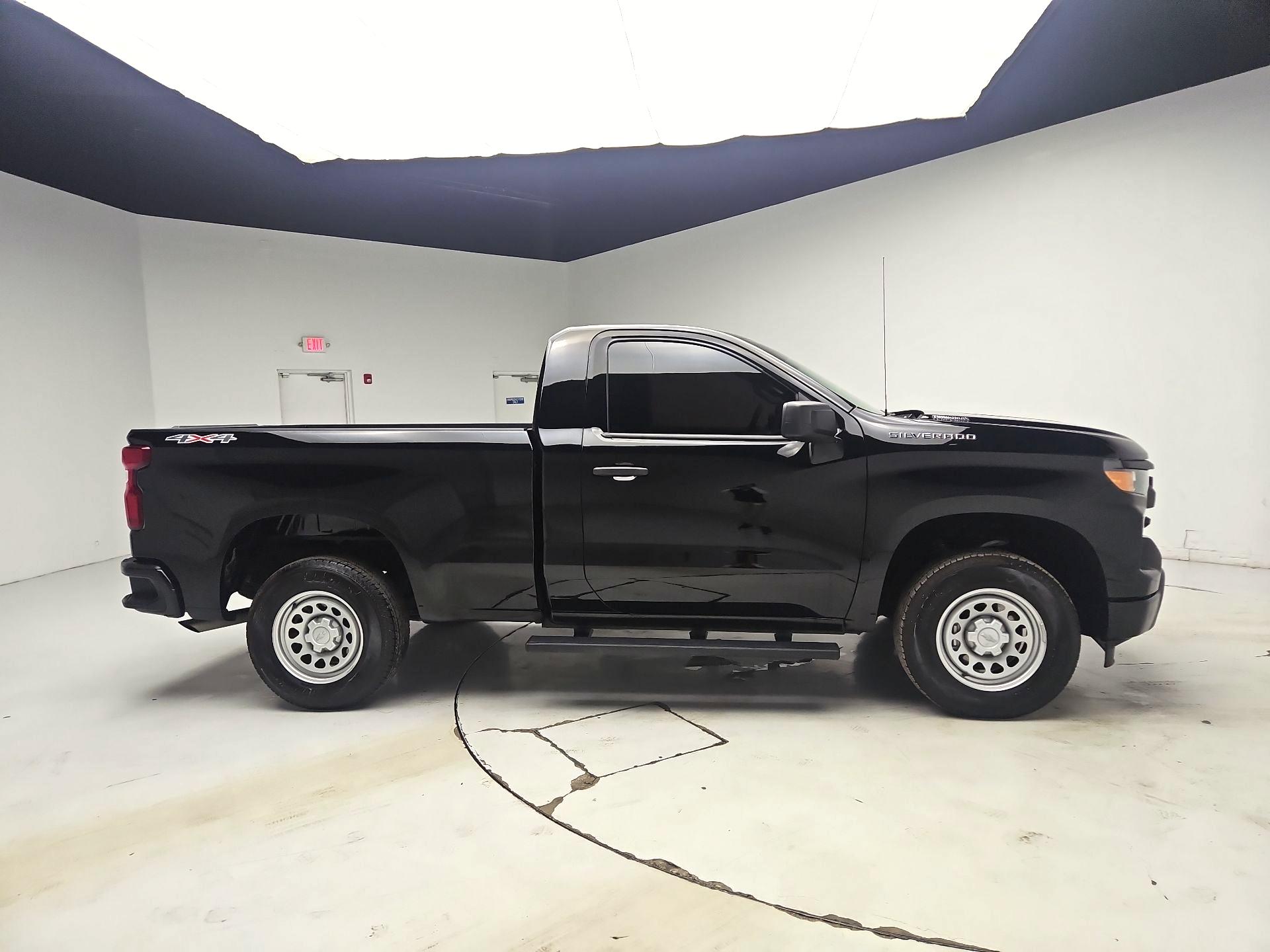 Thumbnail: 2025 Chevrolet Silverado 1500 - 4