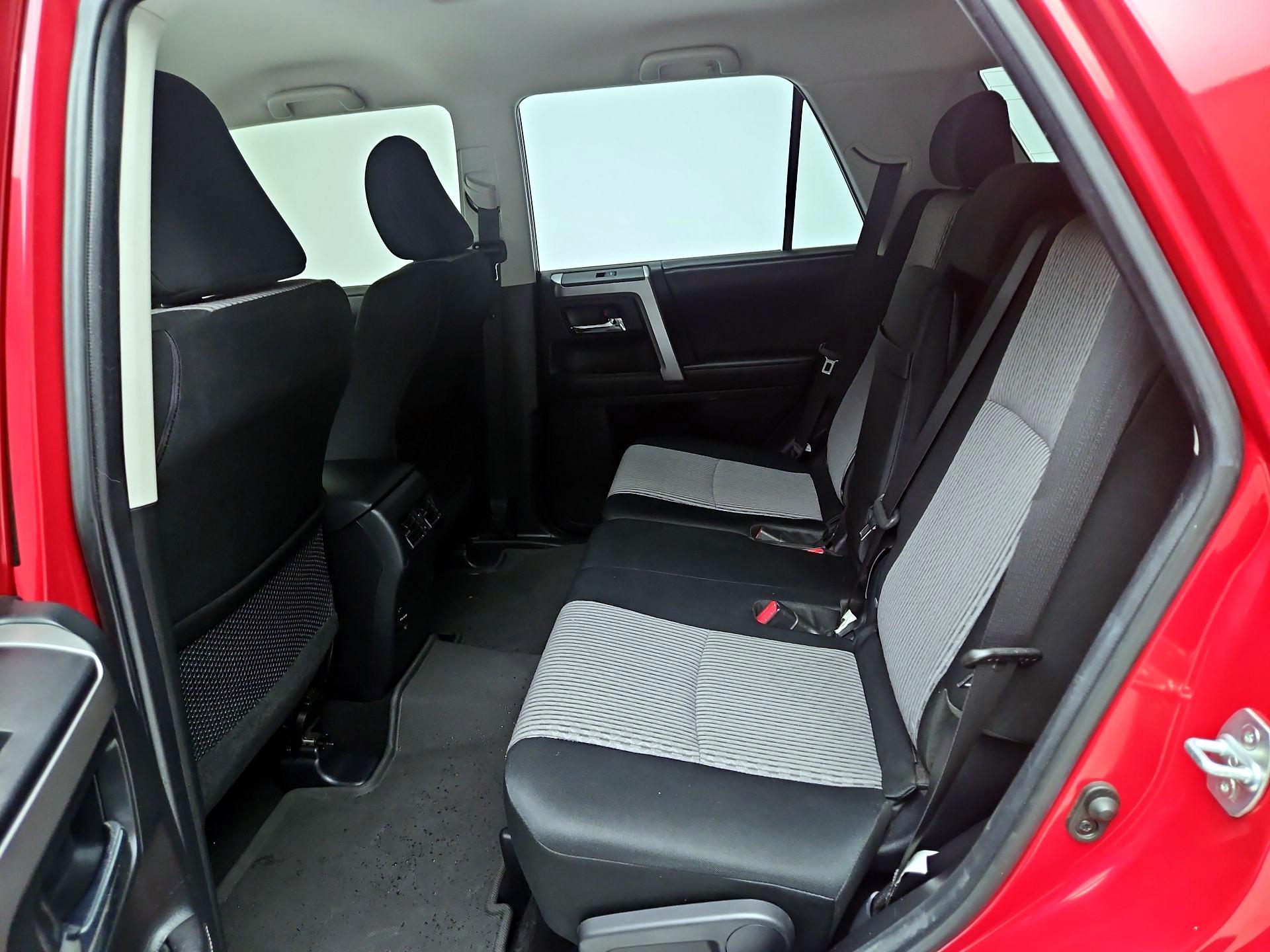 Thumbnail: 2018 Toyota 4Runner - 18