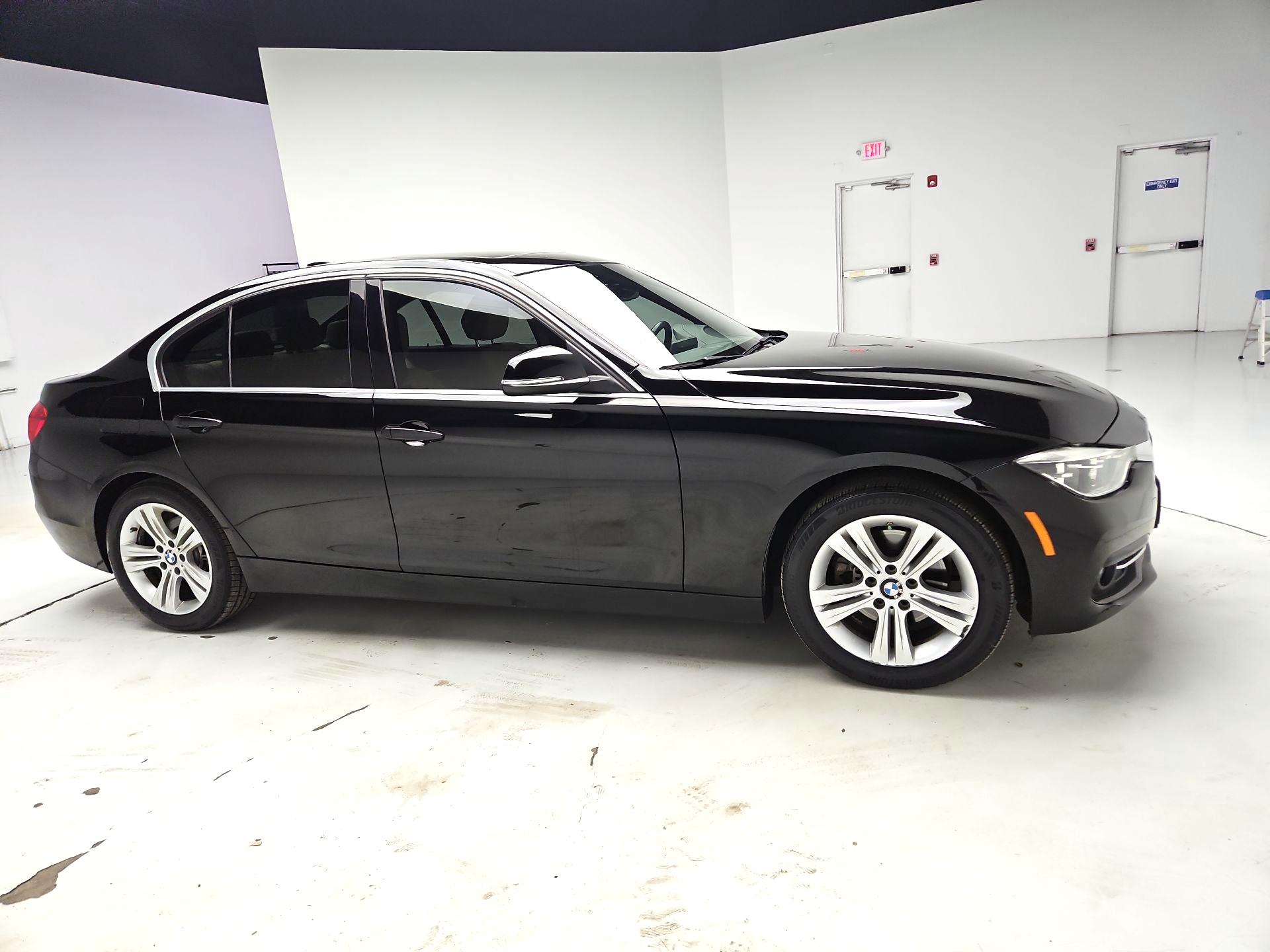 Thumbnail: 2018 BMW 3 Series - 4