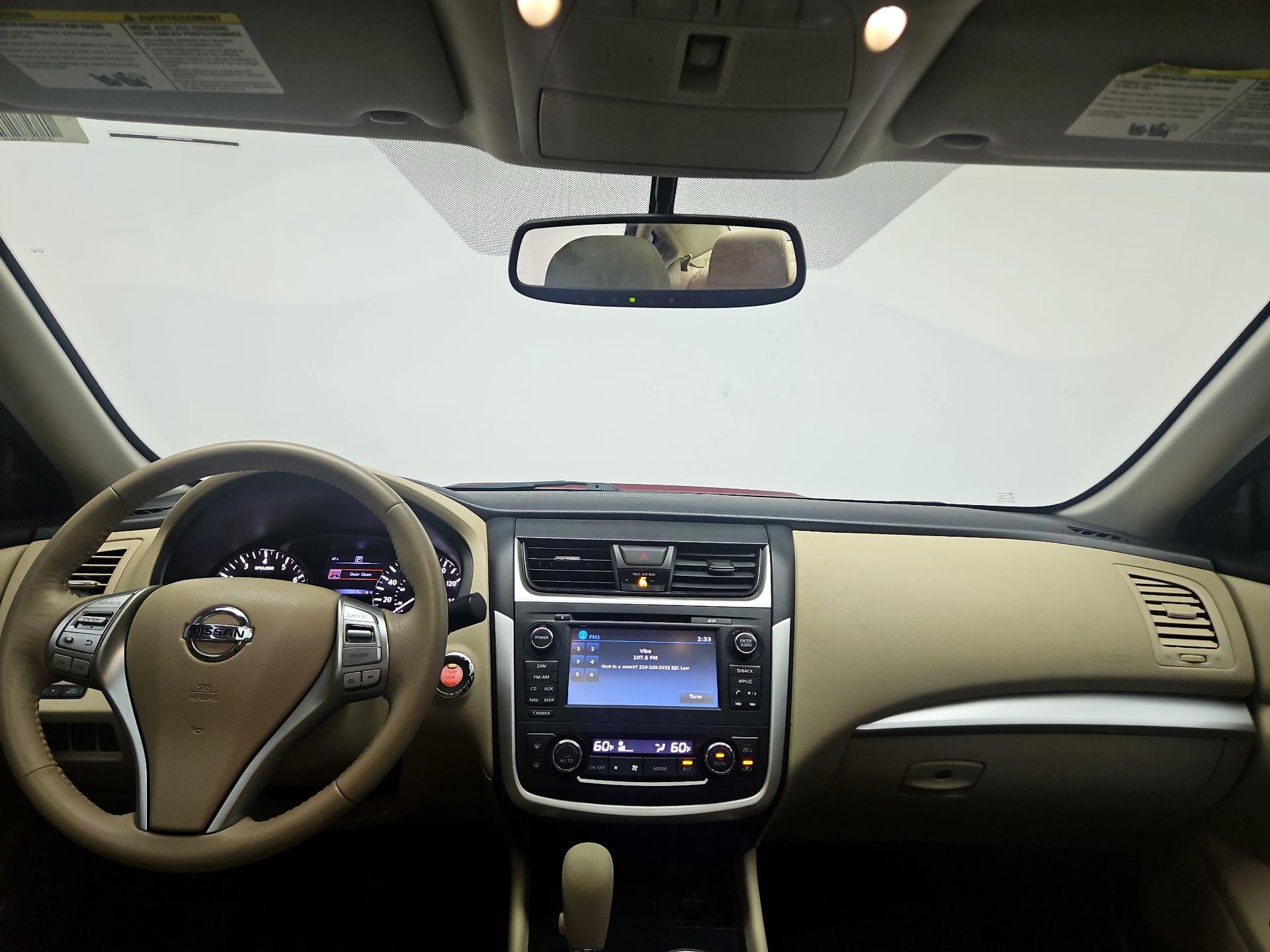Thumbnail: 2016 Nissan Altima - 9