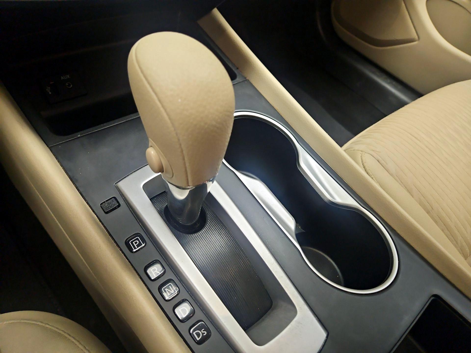 Thumbnail: 2016 Nissan Altima - 17
