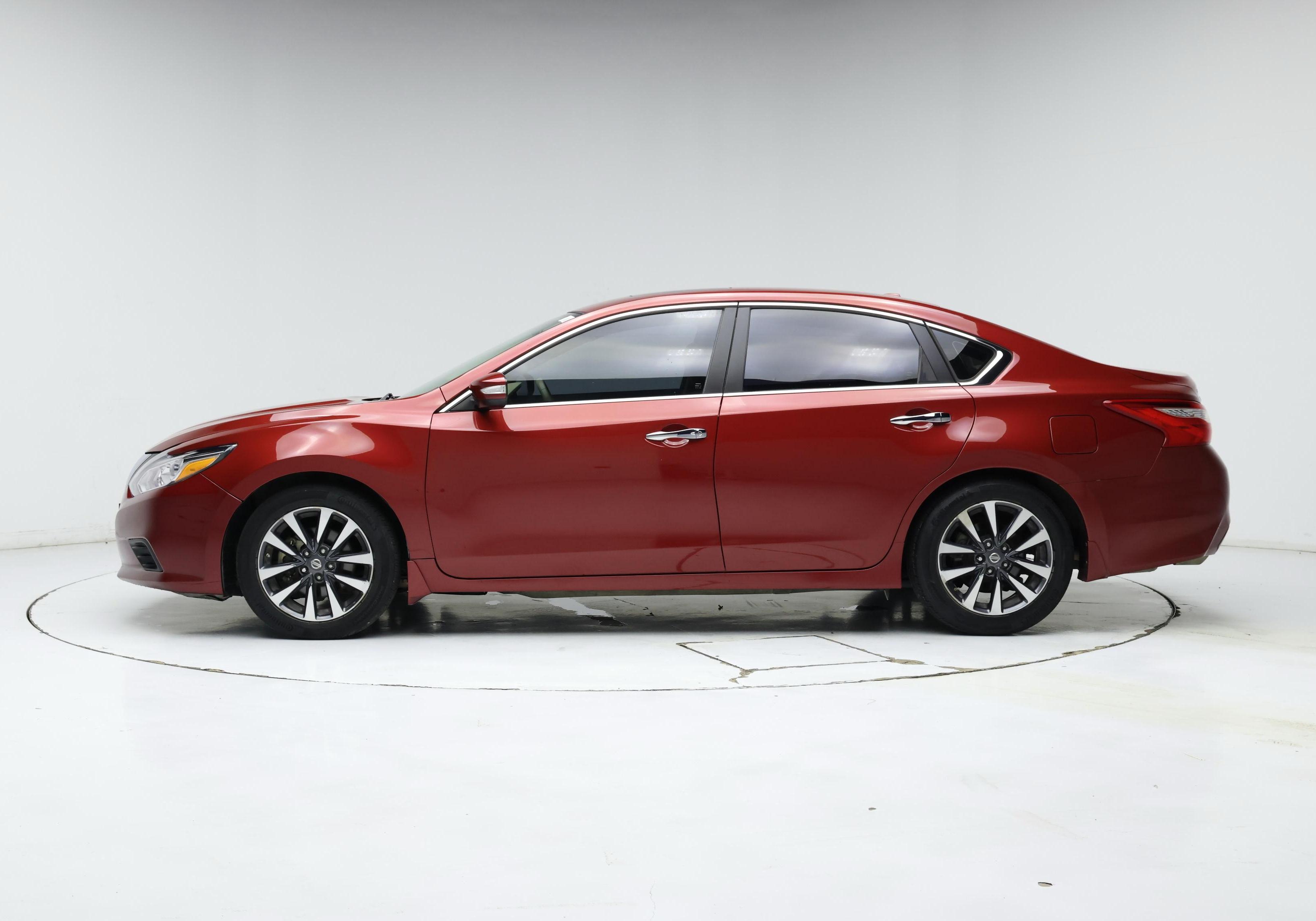 Thumbnail: 2016 Nissan Altima - 3
