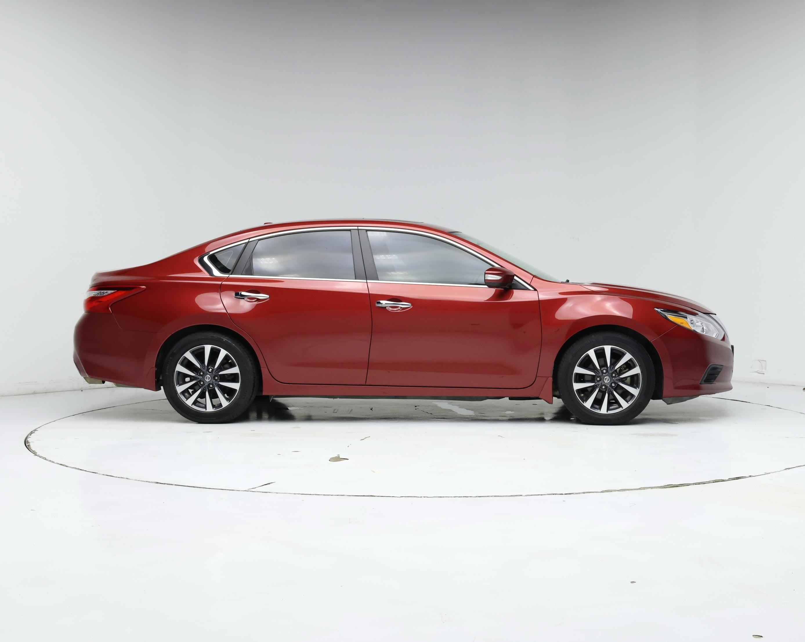 Thumbnail: 2016 Nissan Altima - 7
