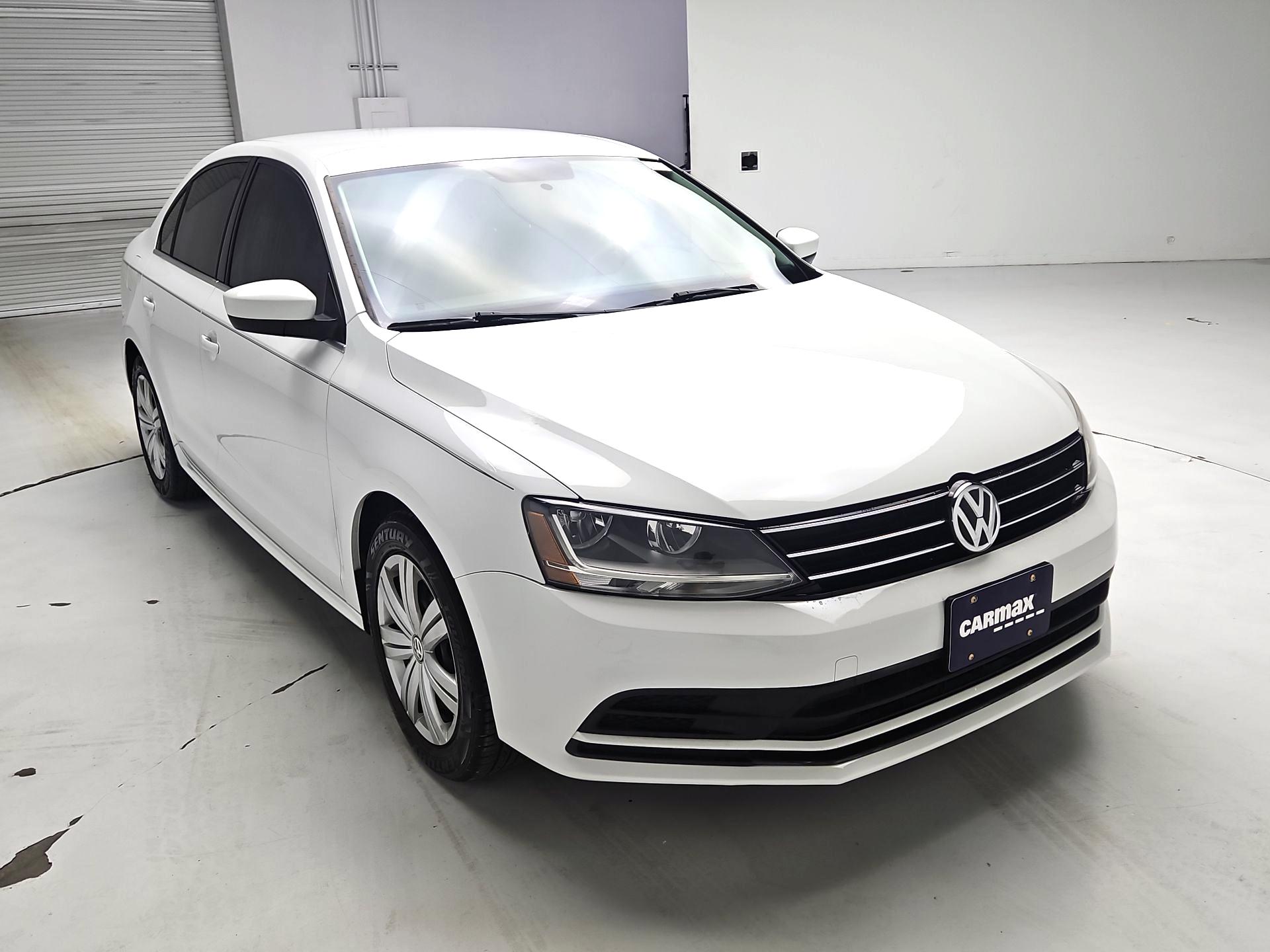 Thumbnail: 2017 Volkswagen Jetta - 1