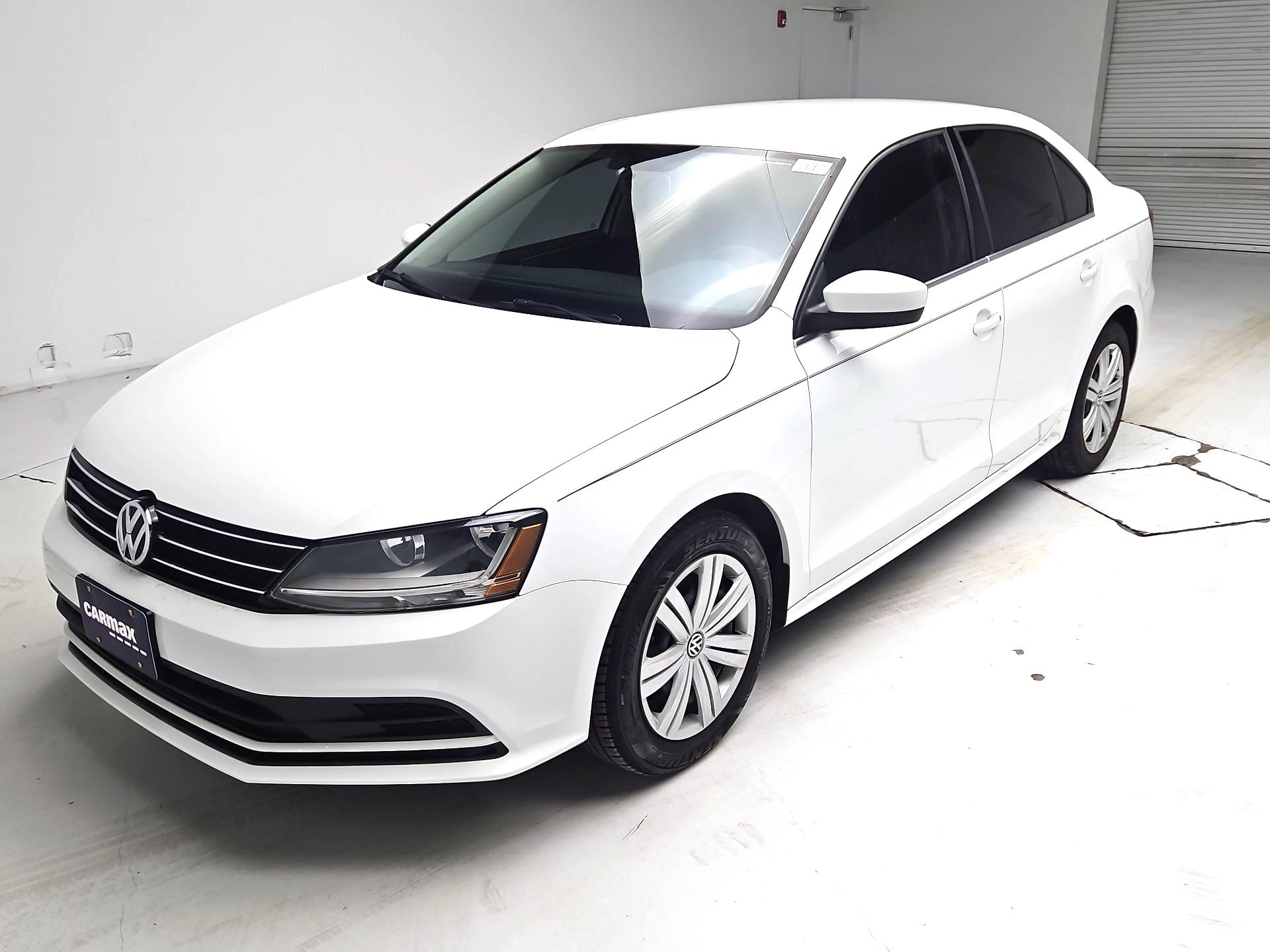 Thumbnail: 2017 Volkswagen Jetta - 3
