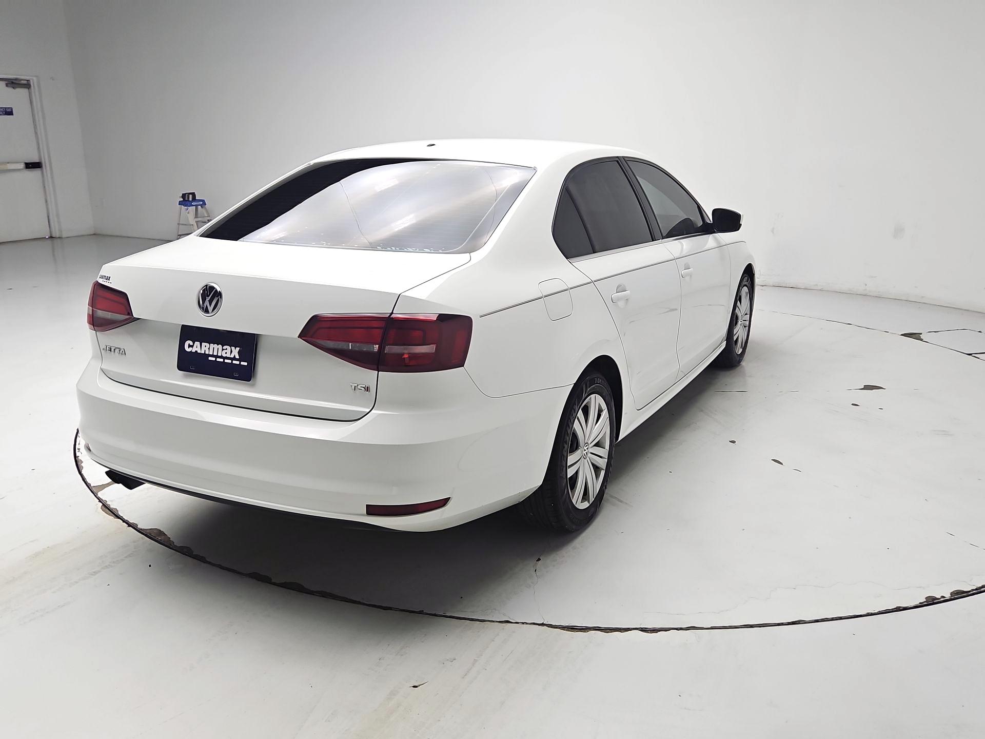 Thumbnail: 2017 Volkswagen Jetta - 5