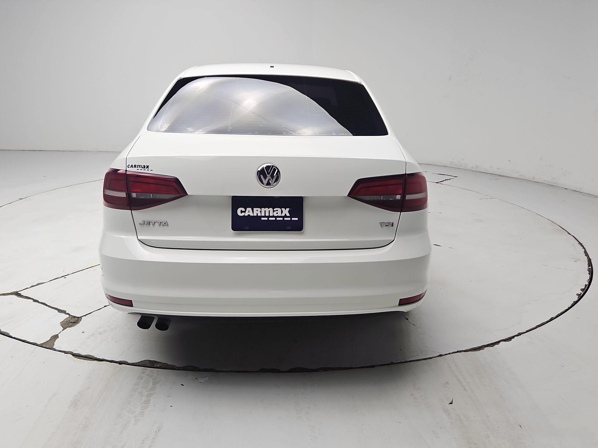 Thumbnail: 2017 Volkswagen Jetta - 6