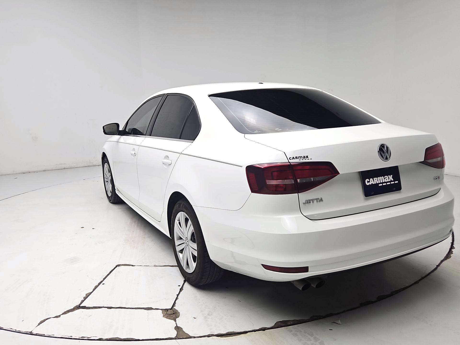 Thumbnail: 2017 Volkswagen Jetta - 7