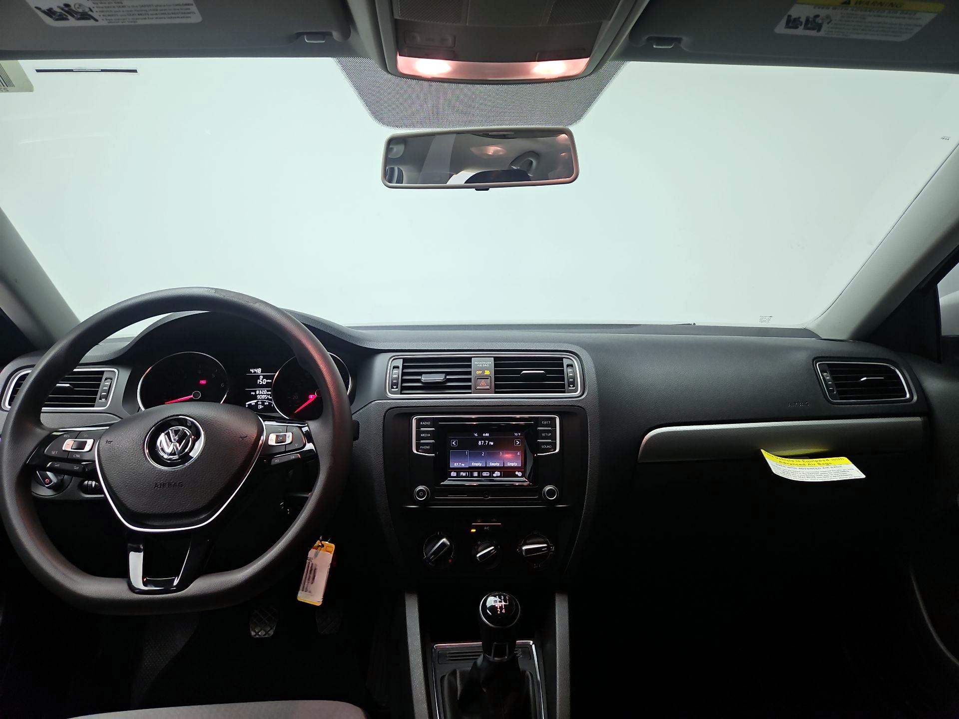 Thumbnail: 2017 Volkswagen Jetta - 8