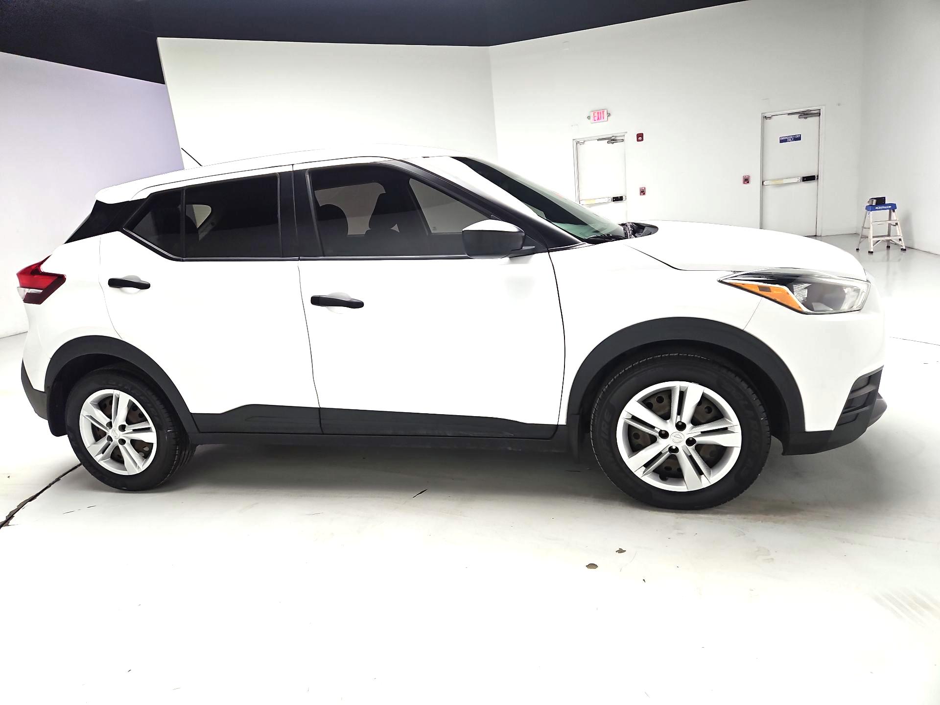 Thumbnail: 2020 Nissan Kicks - 4