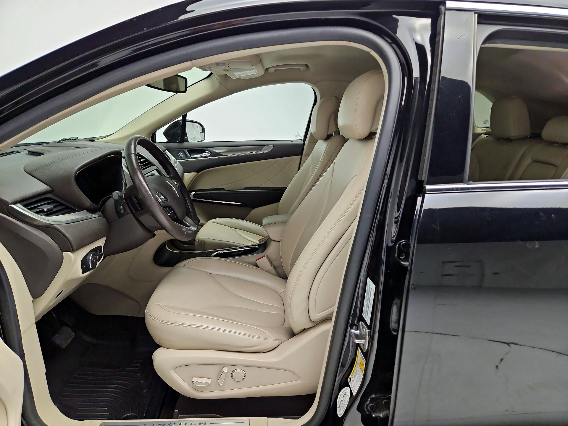 Thumbnail: 2019 Lincoln MKC - 11