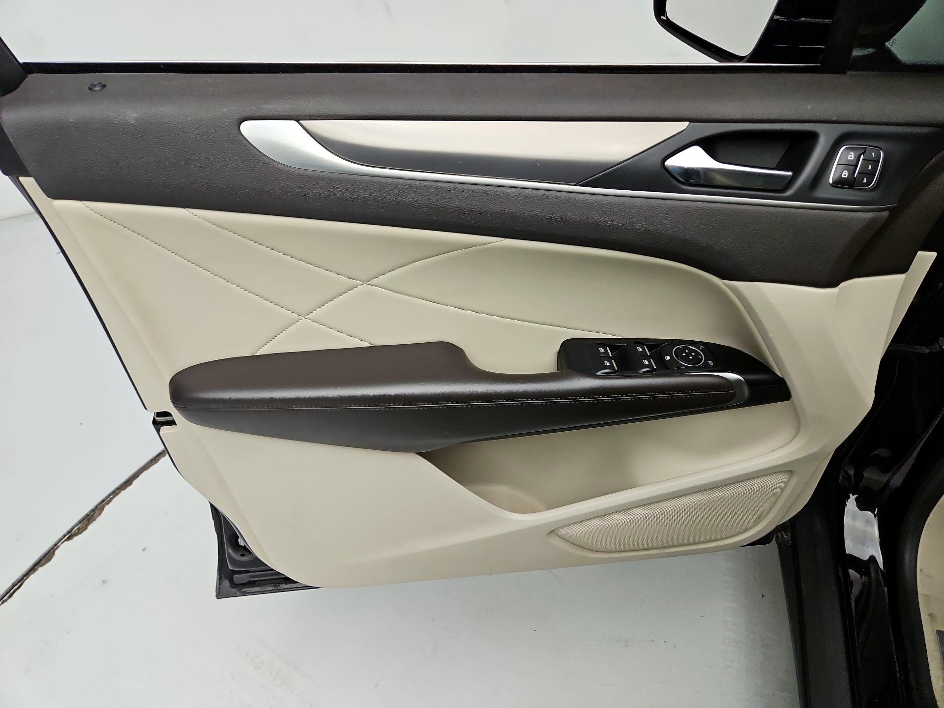 Thumbnail: 2019 Lincoln MKC - 12