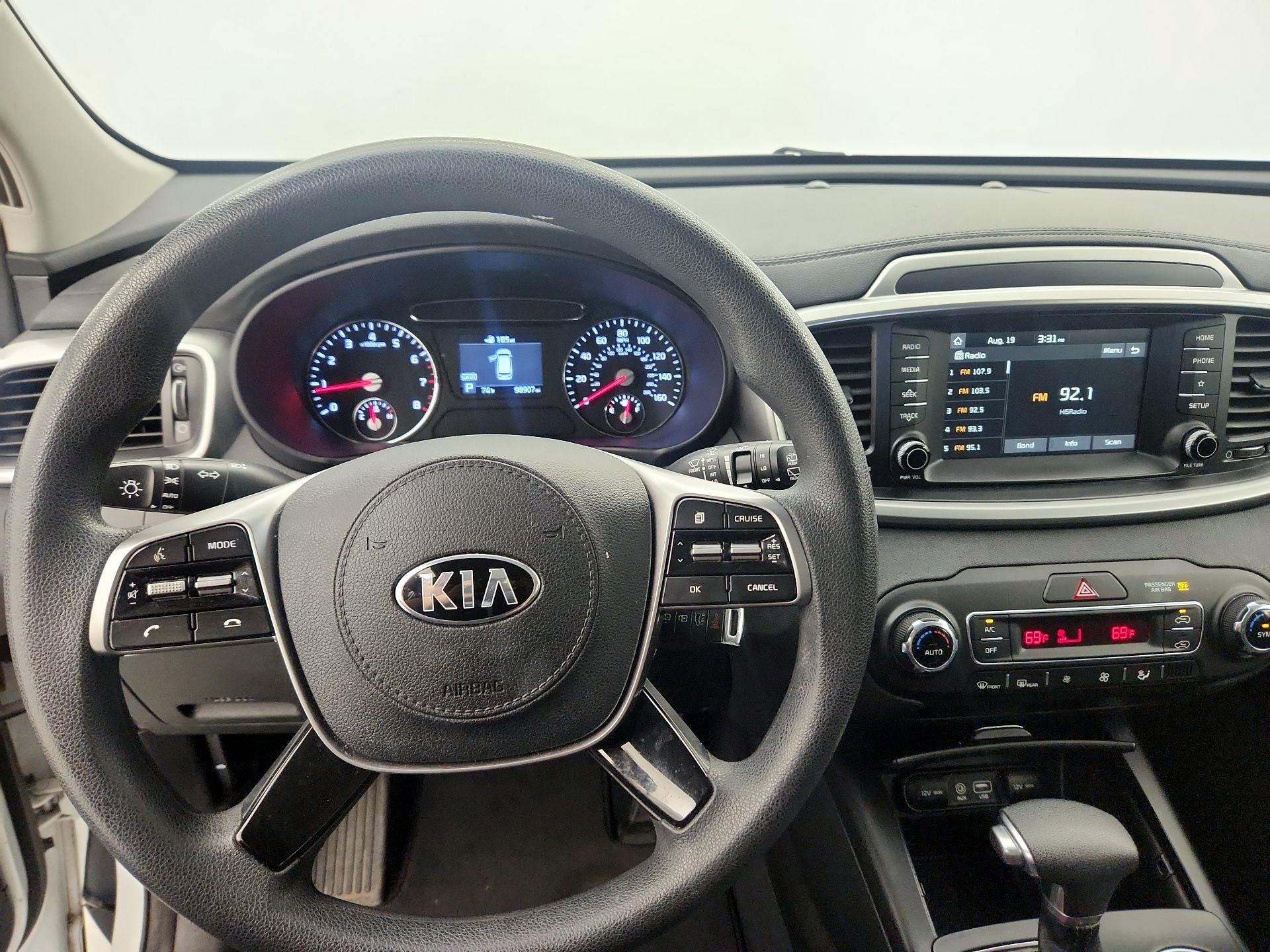 Thumbnail: 2019 Kia Sorento - 9