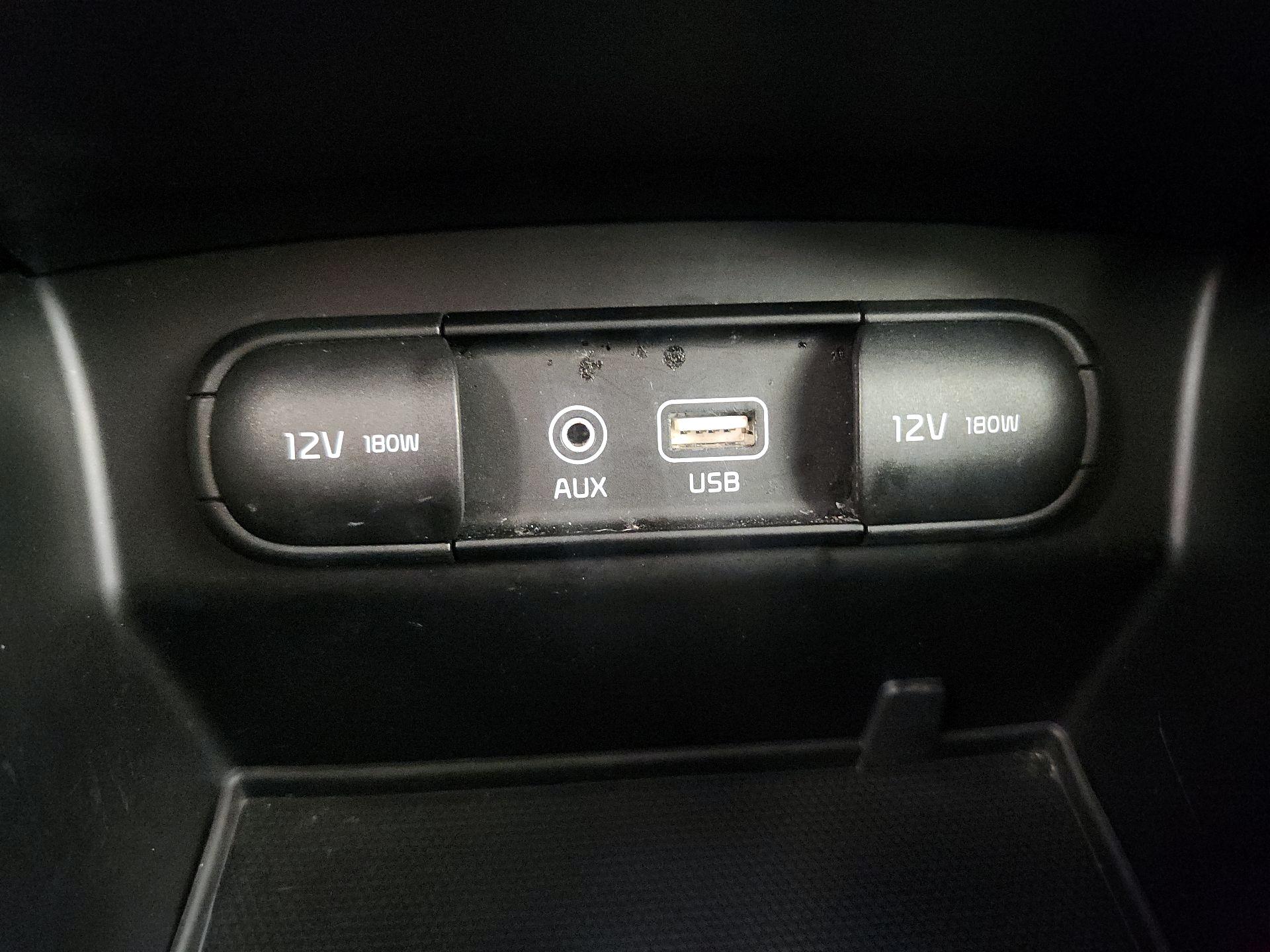 Thumbnail: 2019 Kia Sorento - 18