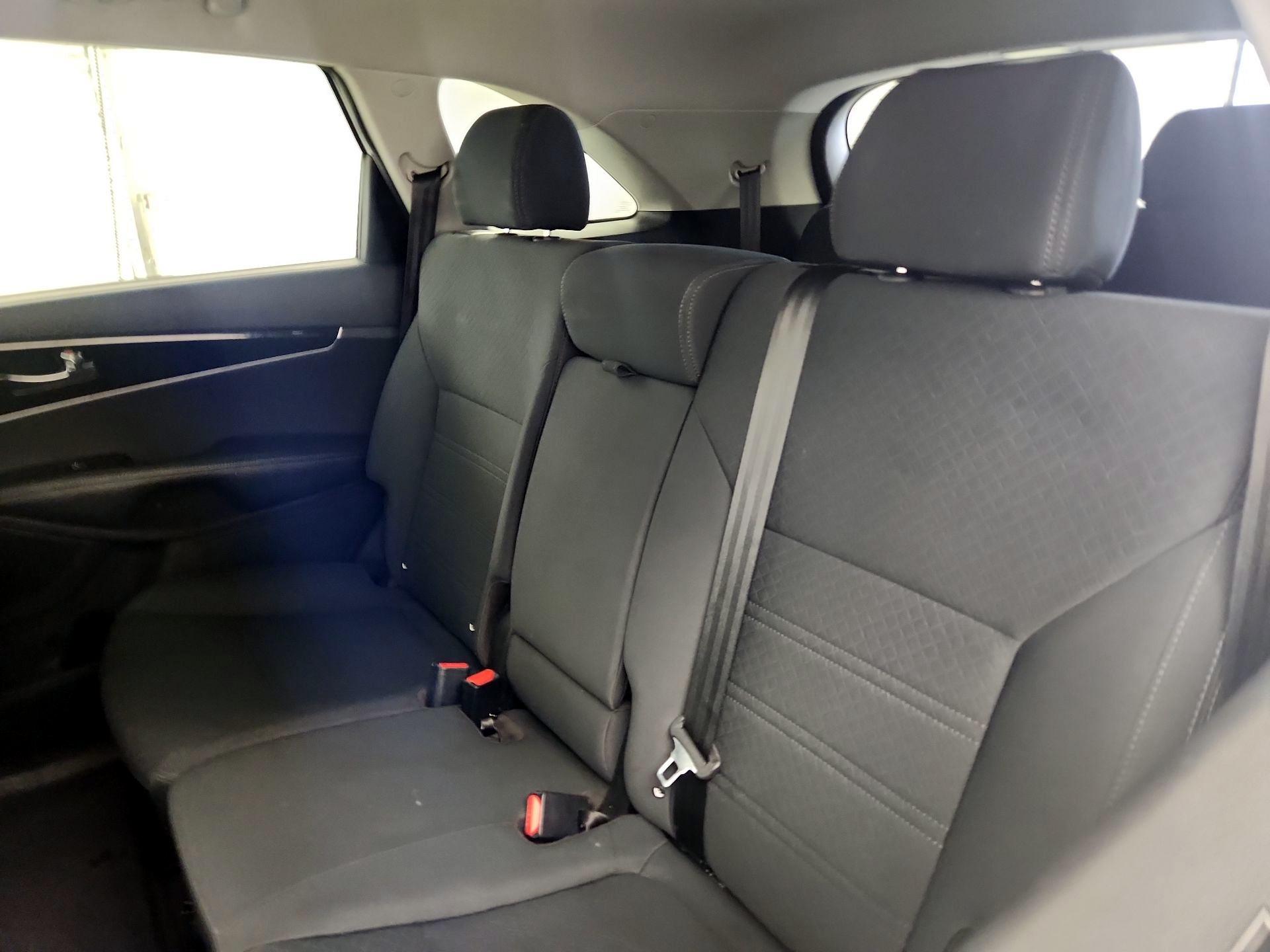 Thumbnail: 2019 Kia Sorento - 19