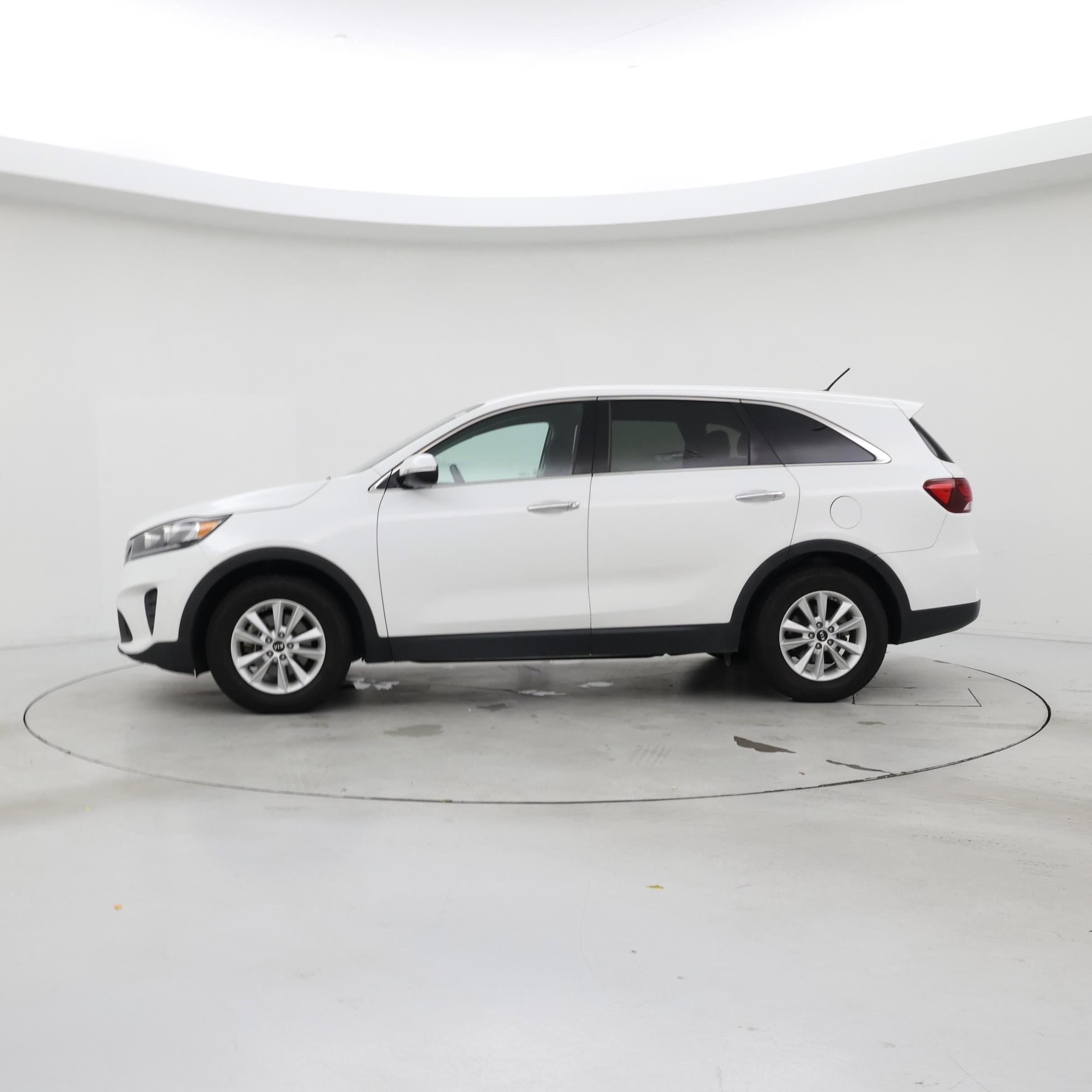 Thumbnail: 2019 Kia Sorento - 3