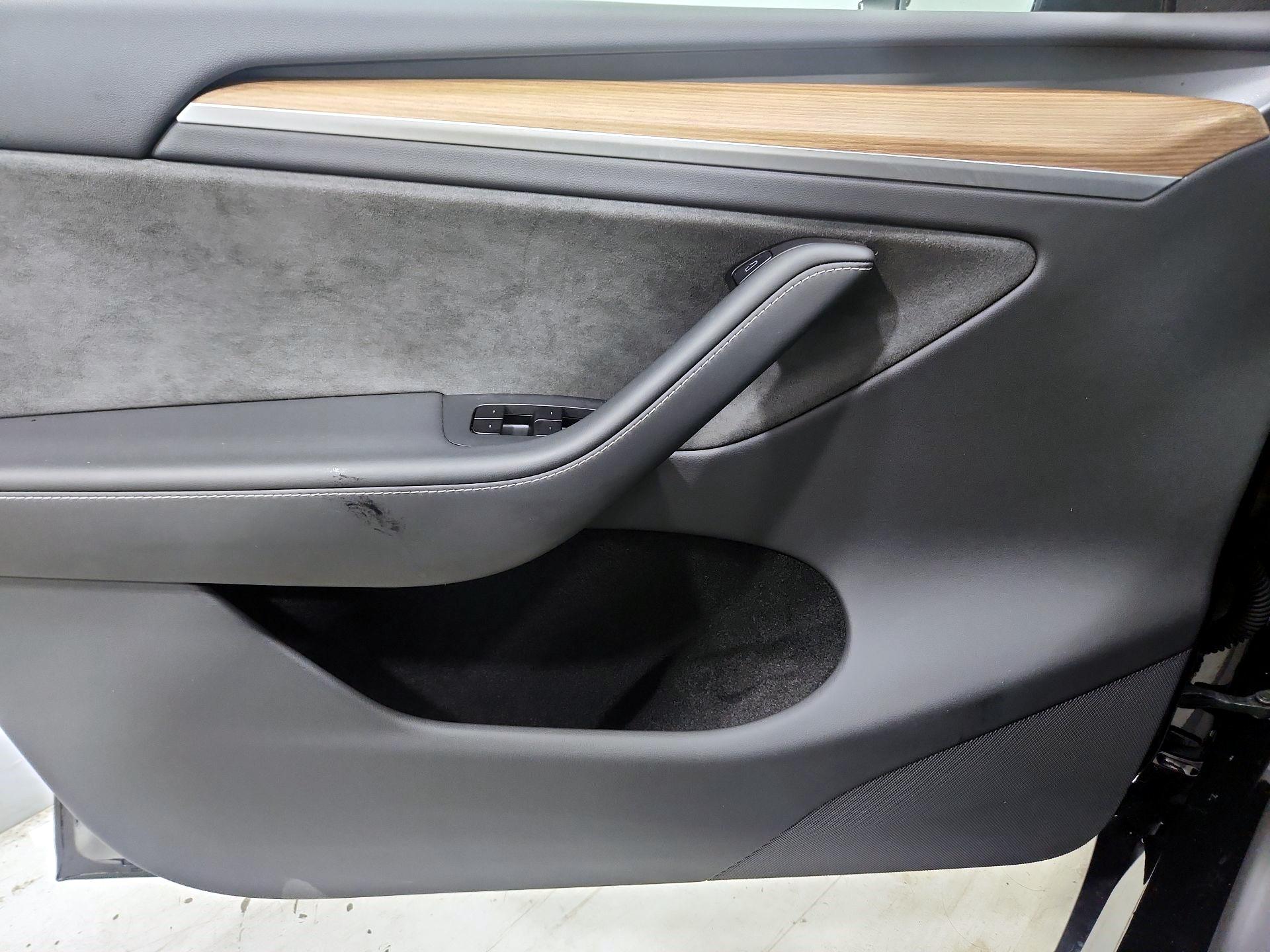Thumbnail: 2025 Tesla Model Y - 12